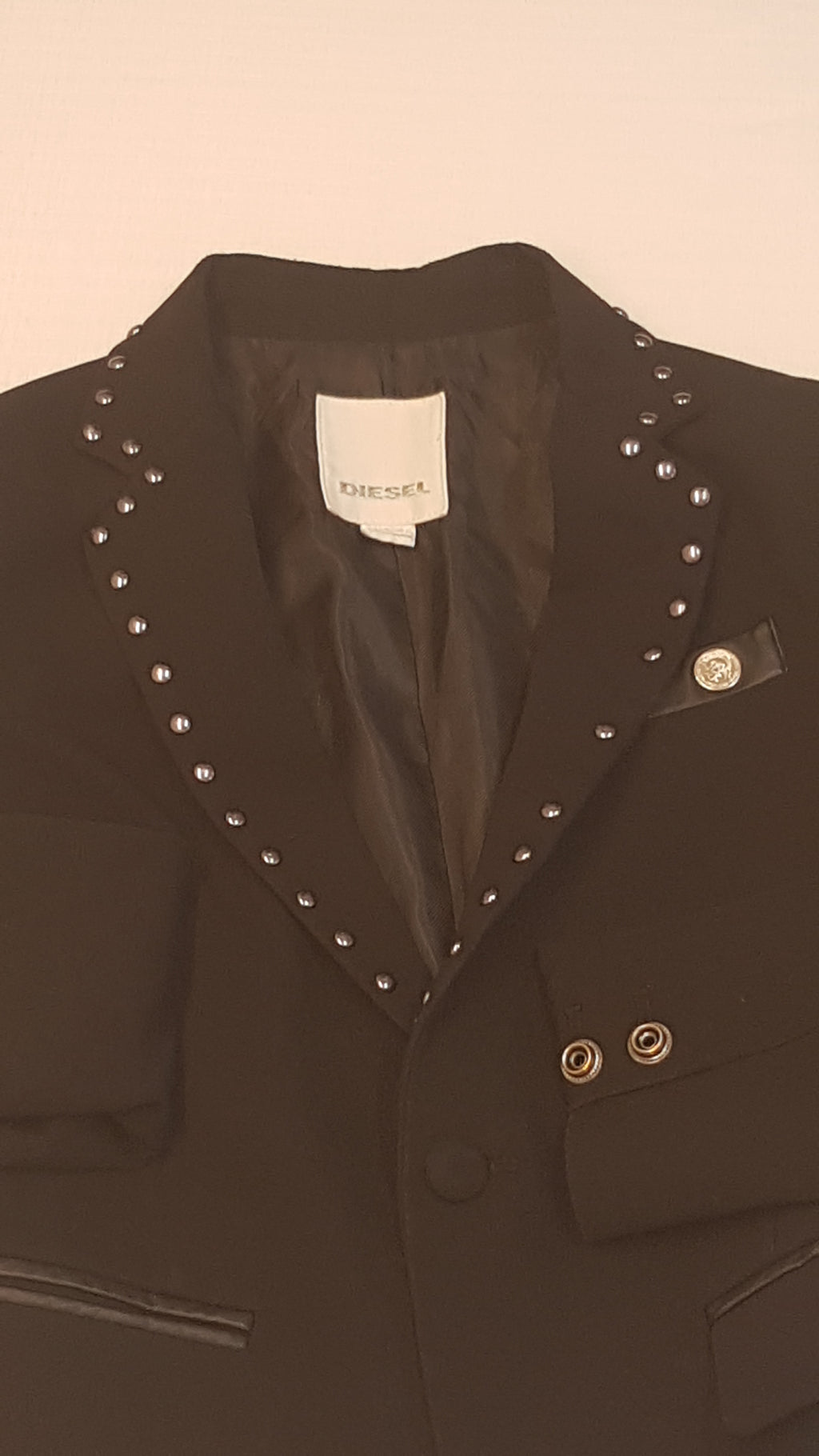 DIESEL PRÉMIUM MINŐSÉGŰ KISLÁNY BLÉZER, GALLÉR RÉSZNÉL VÉGIG SZÖGECSES DÍSZÍTÉSSEL EUR 36-38