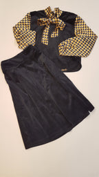 GLORY KÜLÖNLEGES,ELEGÁNS KISLÁNY SZETT,ÁLLÍTHATÓ GUMIS DERÉKRÉSSZEL 134-140