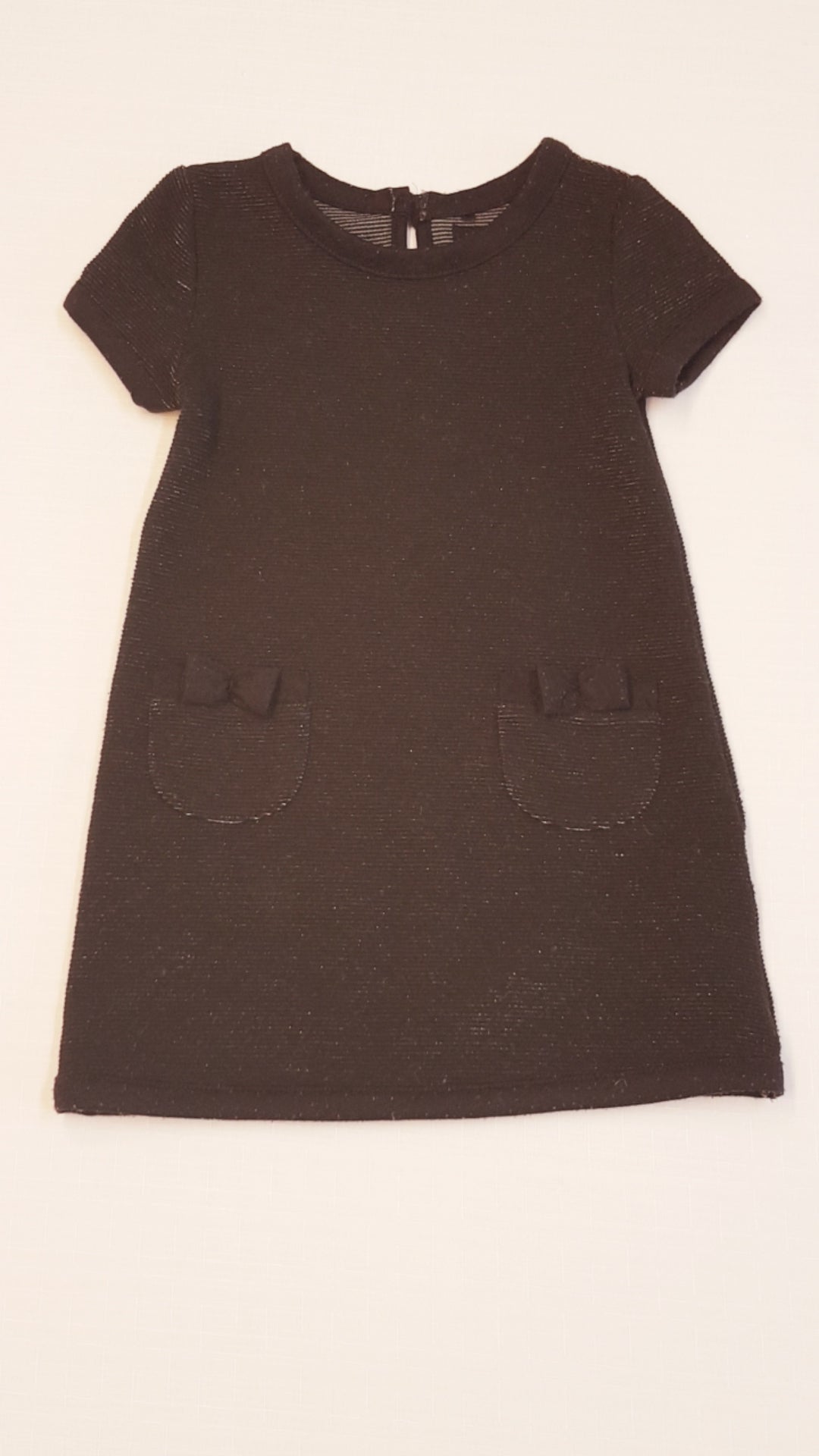 YOUNG DIMENSION CSINI,FEKETE,EZÜSTSZÁLAS KISLÁNY RUHÁCSKA,KÉTOLDALT MASNIS ZSEBBEL 92