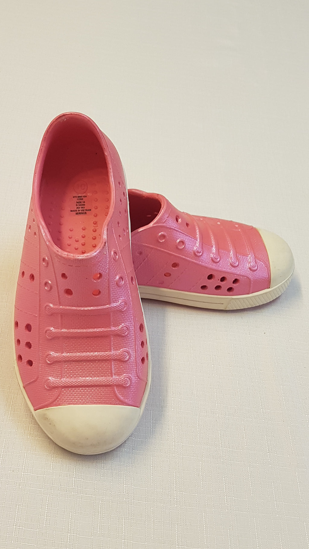 TRENDI KISLÁNY GUMICIPŐ