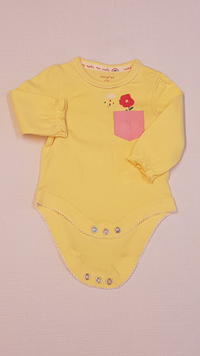 ÚJ F&F    GYÖNYÖRŰ, NAPSÁRGA KISLÁNY BODY, HOSSZÚ UJJAL 56 Hover Image
