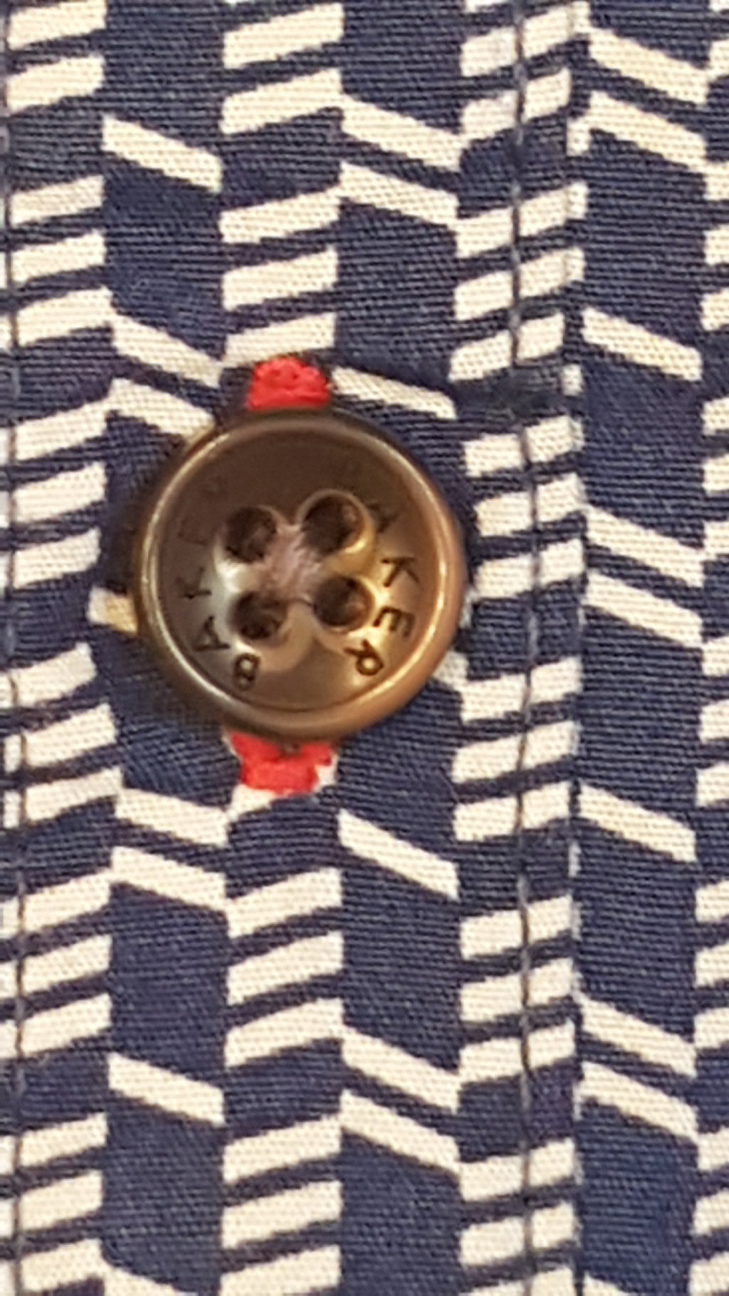 TED BAKER PRÉMIUM MINŐSÉGŰ,ELEGÁNS KISFIÚ ING 104