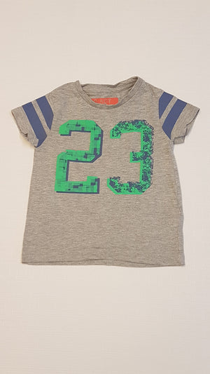 M&S                      23 SZÁMFELIRATÚ KISFIÚ PÓLÓ 74