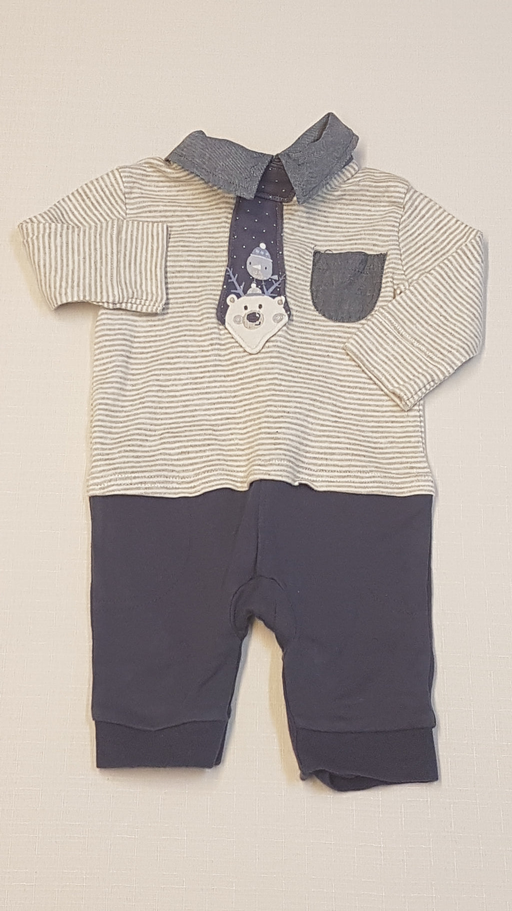 GEORGE           NAGYON ÉDES, HÓEMBERES, NYAKKENDŐS KISFIÚ KEZES-LÁBAS 50-56