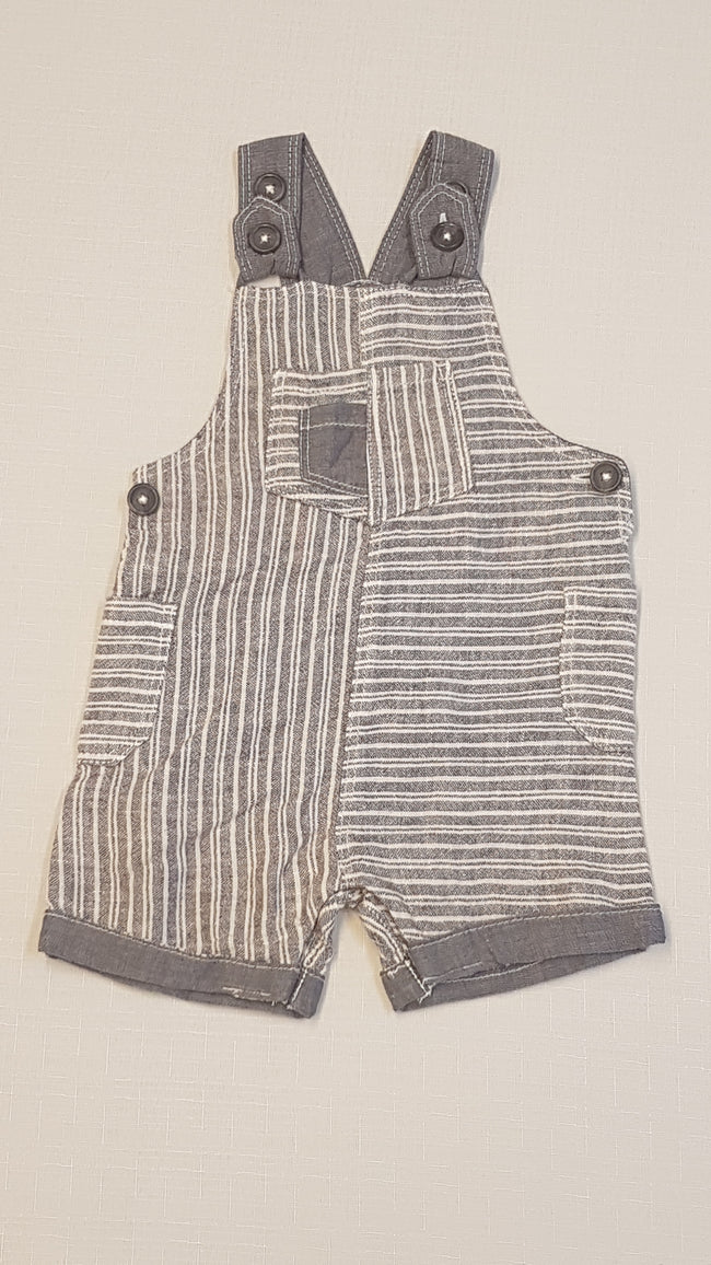 ÚJ GEORGE                 KANTÁROS, ARANYOS KISFIÚ RÖVIDNADRÁG 56-62 Hover Image