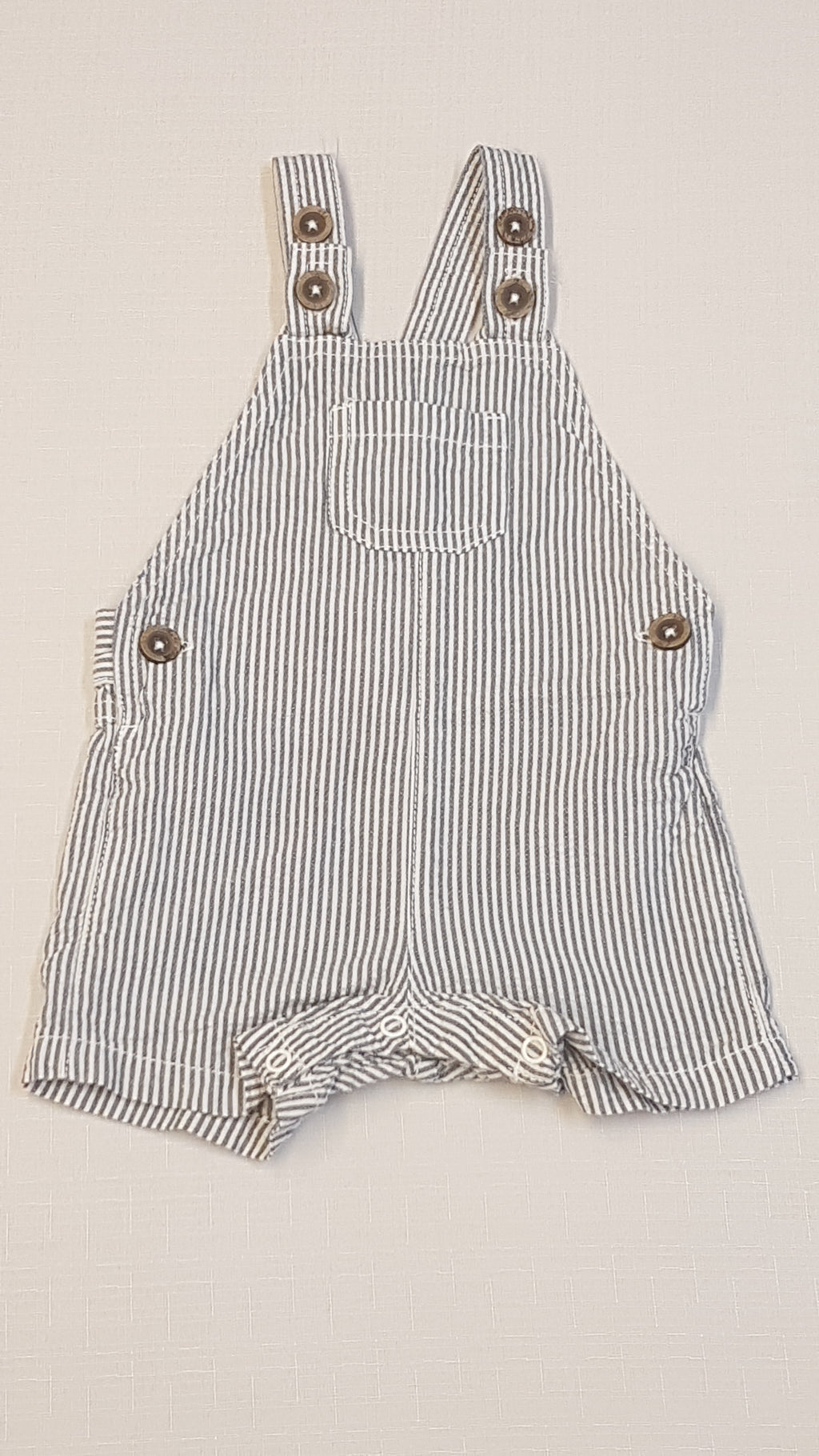 F&F                    CSÍKOS, KANTÁROS KISFIÚ NACI 62