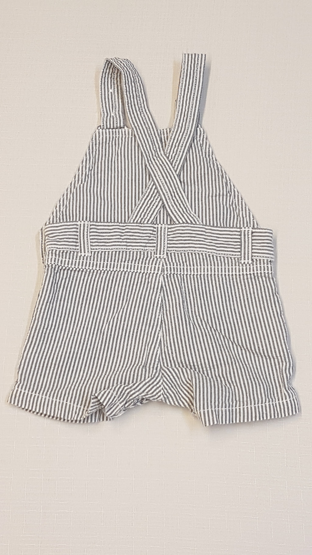 F&F                    CSÍKOS, KANTÁROS KISFIÚ NACI 62