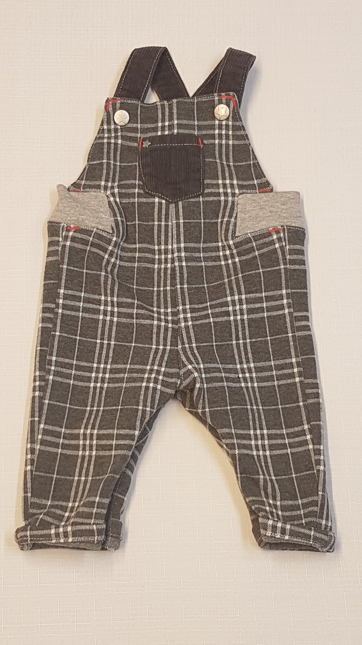 NUT MEG TRENDI,KOCKÁS,KISFIÚ KANTÁROS NADRÁG 56