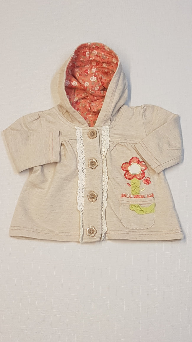 GEORGE  CSIPKÉS,VIRÁGMINTÁS,KAPUCNIS KISLÁNY FELSŐ 62 Hover Image