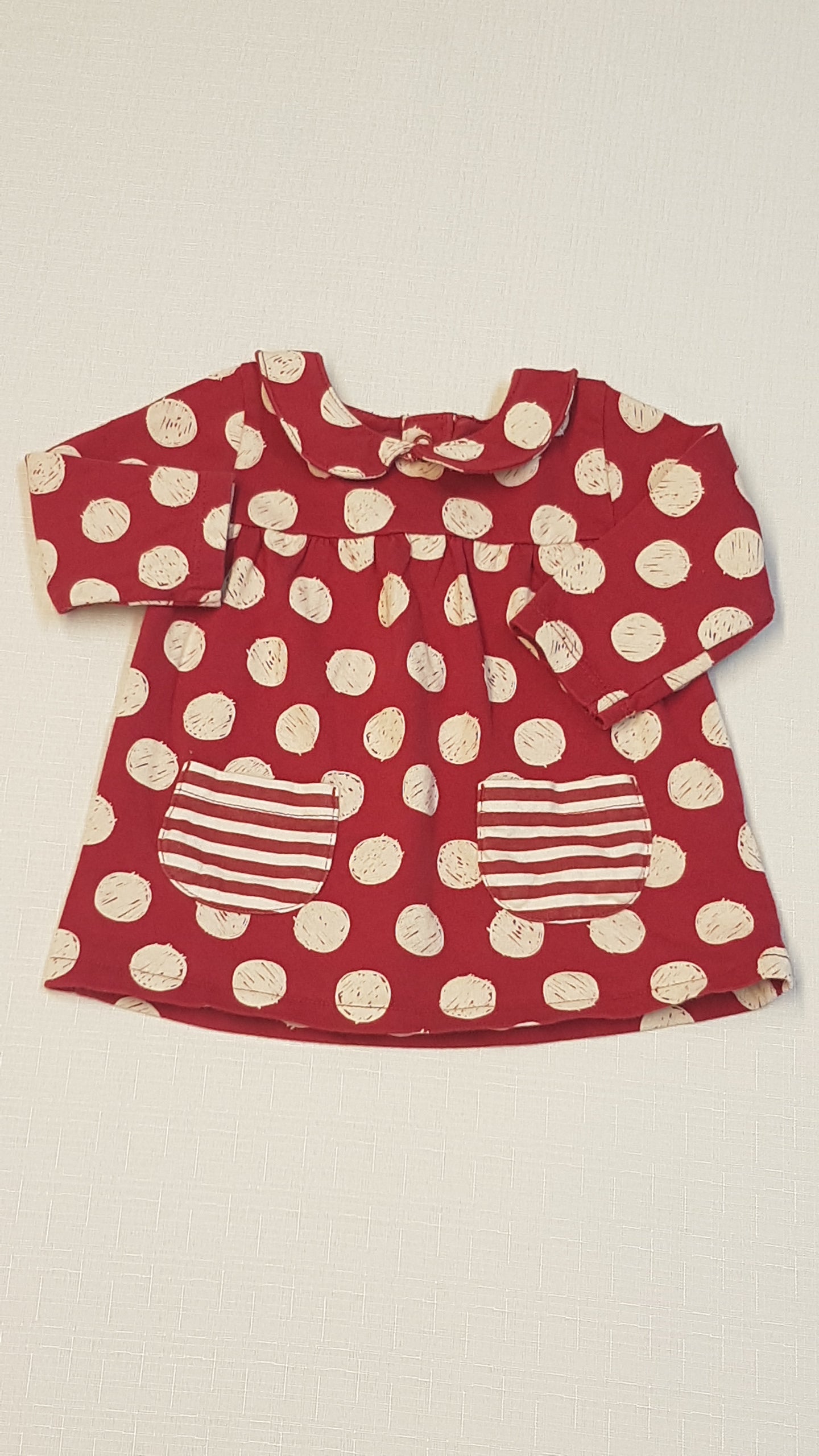 M&S NAGY PÖTTYÖS,KÉTOLDALT ZSEBES KISLÁNY TUNIKA 62