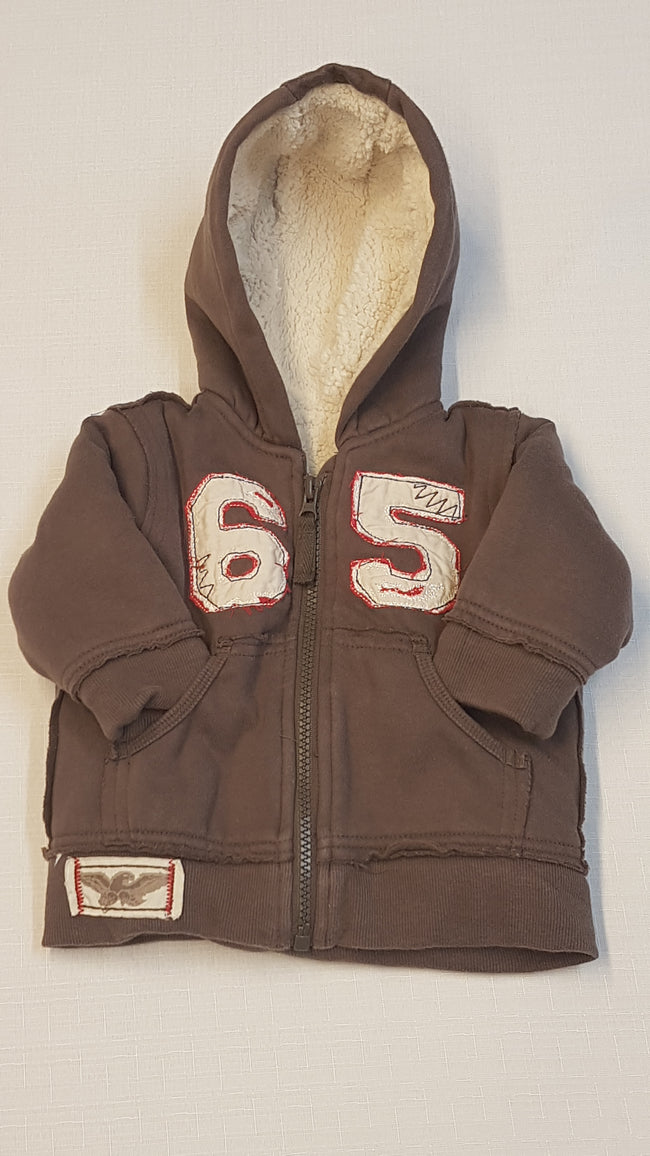 CIPZÁROS,KAPUCNIS,VAGÁNY KISFIÚ PULÓVER,BUNDA BÉLÉSSEL 68 Hover Image