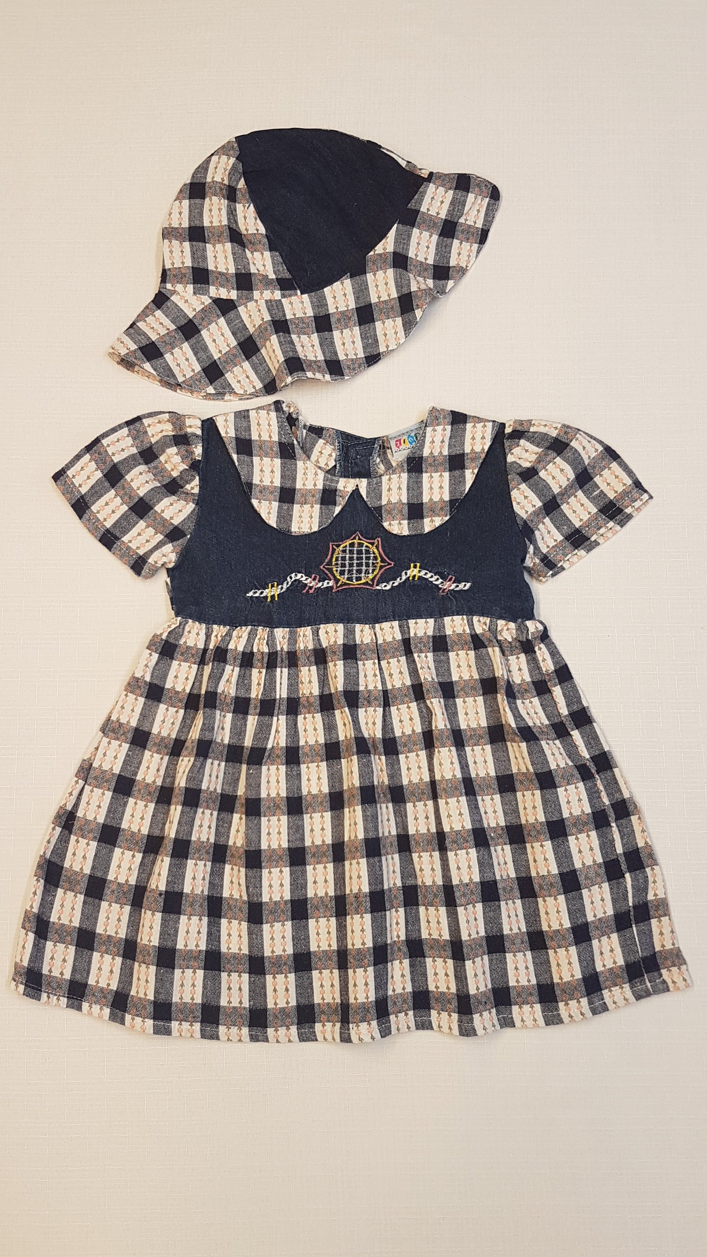 ZING  ÉDI          KISLÁNY RUHÁCSKA KALAPPAL 86-92