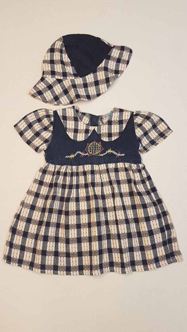 ZING  ÉDI          KISLÁNY RUHÁCSKA KALAPPAL 86-92 Hover Image