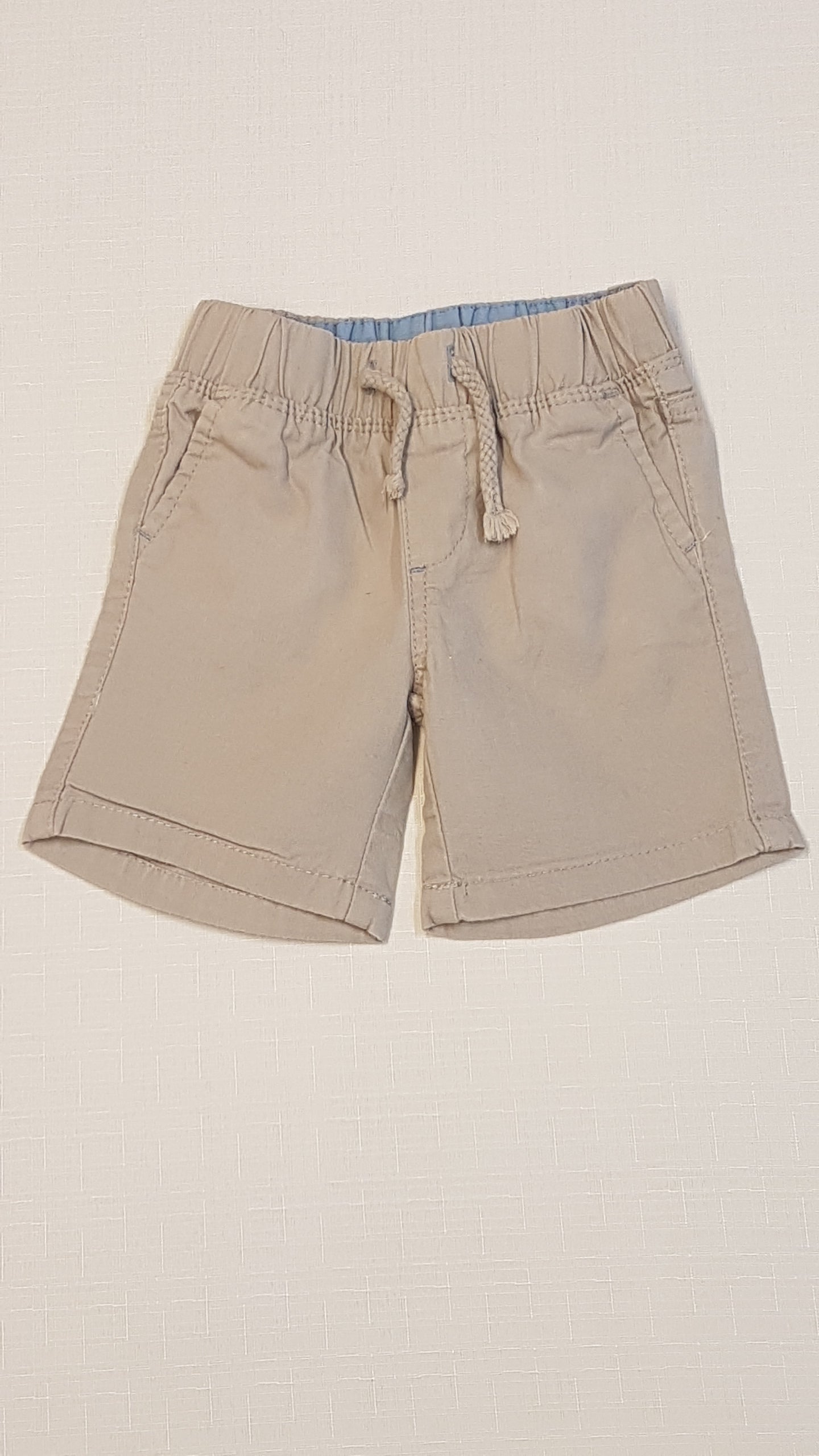 PRIMARK                 KISFIÚ VÁSZON RÖVIDNACI 68
