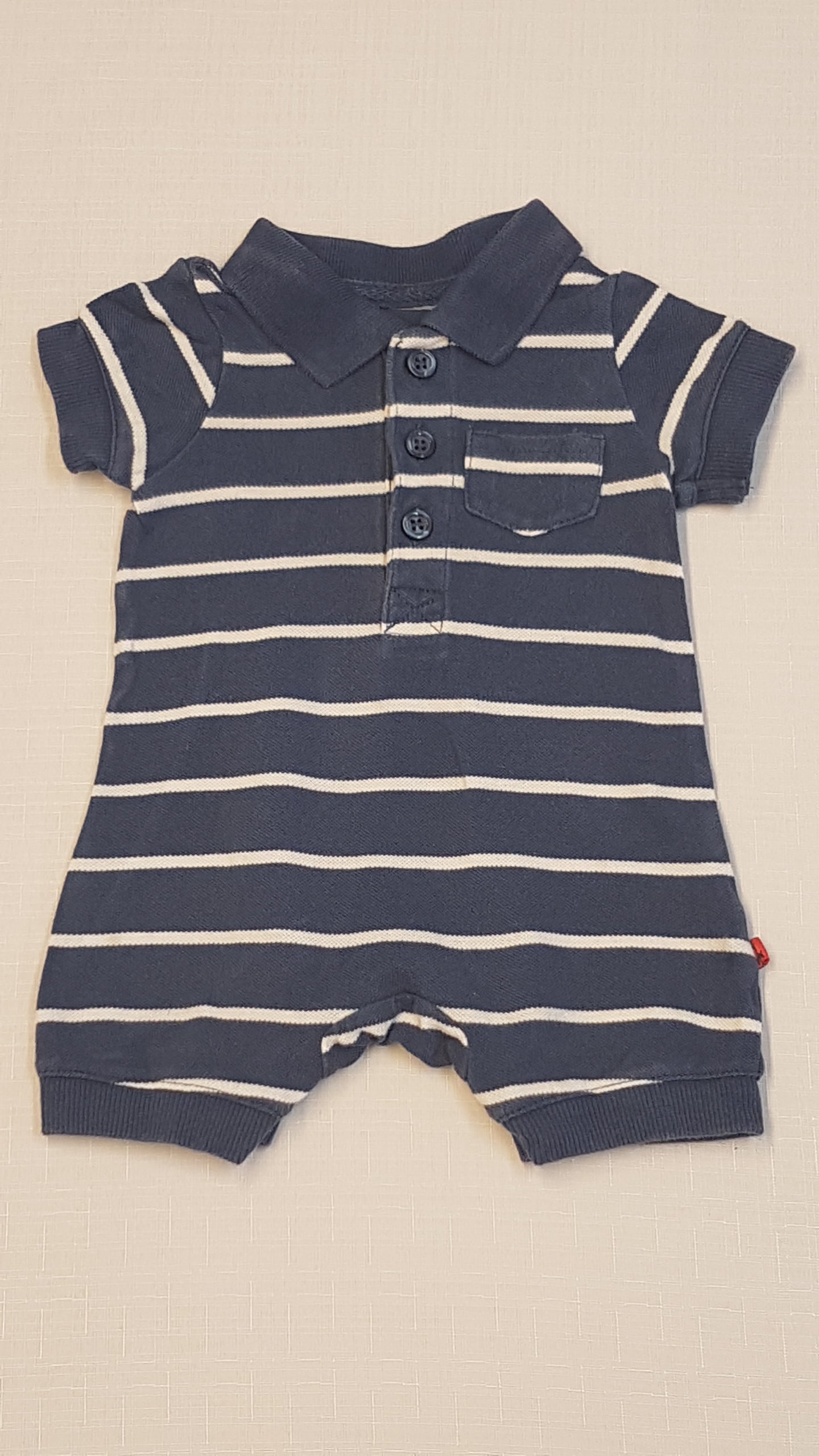 MOTHERCARE                         GOMBOS GALLÉROS KISFIÚ NAPOZÓ 50-56