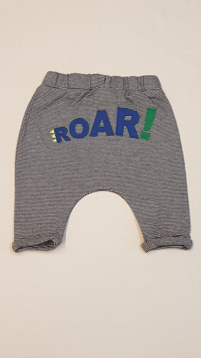 NEXT BABY VAGÁNY,KISFIÚ NADRÁG, HÁTUL ROAR FELIRATTAL 62 Main Image