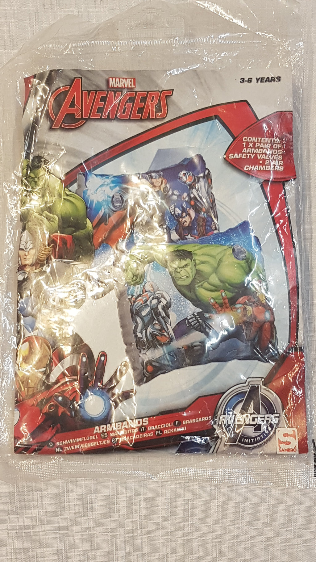 CÍMKÉS MARVEL AVANGERS KISFIÚ KARÚSZÓ