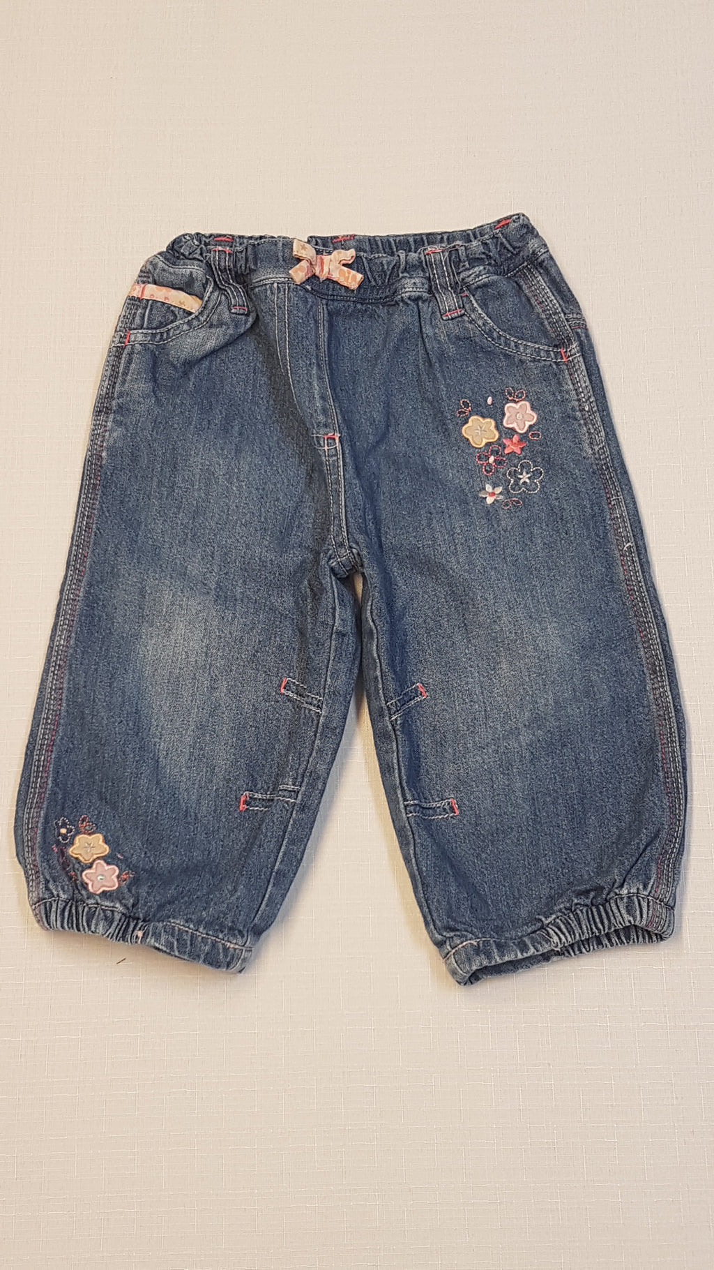 MOTHERCARE HÍMZETT,KOPTATOTT,KISLÁNY FARMERNADRÁG,VÉKONY BÉLÉSSEL 80