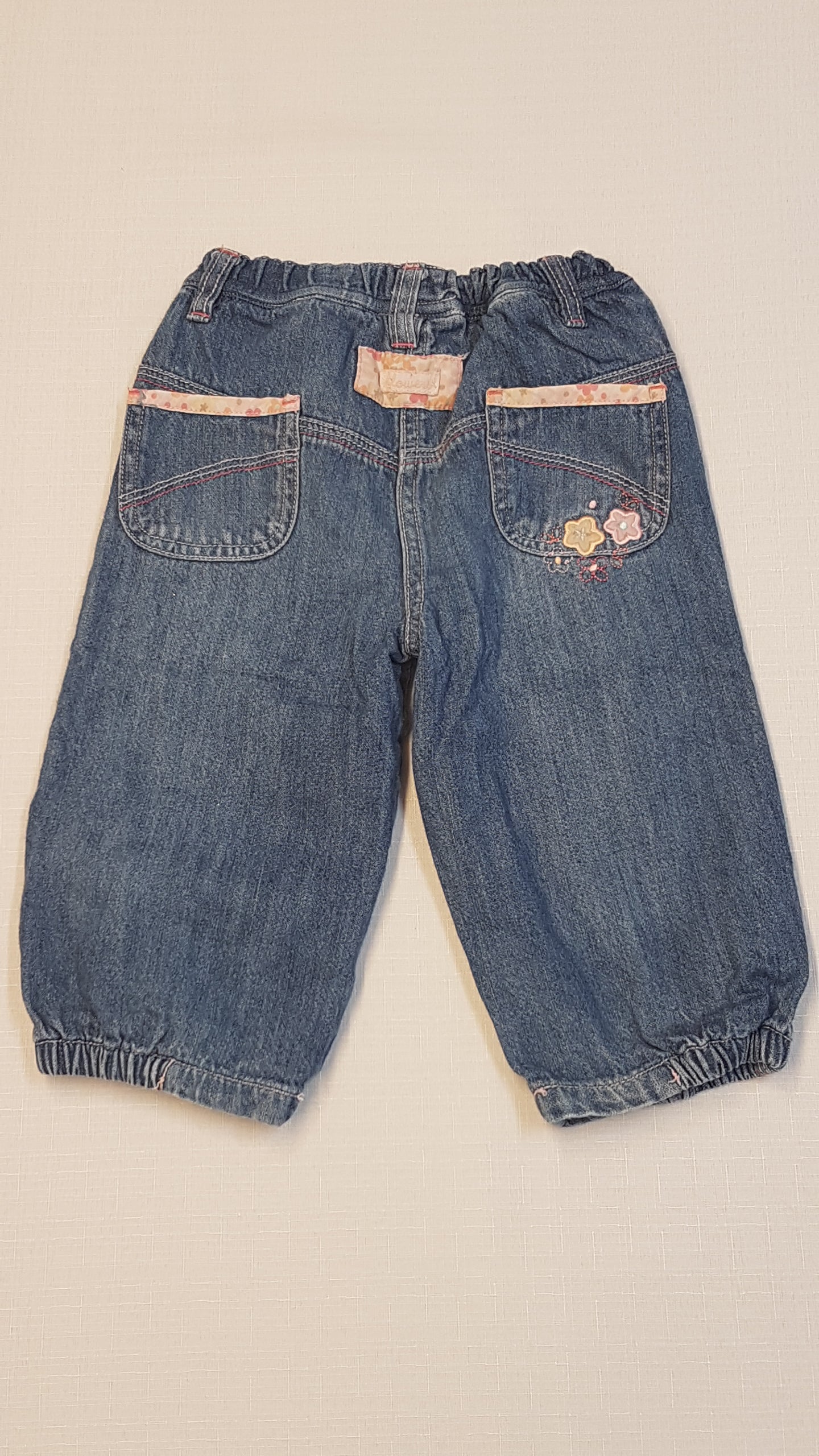 MOTHERCARE HÍMZETT,KOPTATOTT,KISLÁNY FARMERNADRÁG,VÉKONY BÉLÉSSEL 80