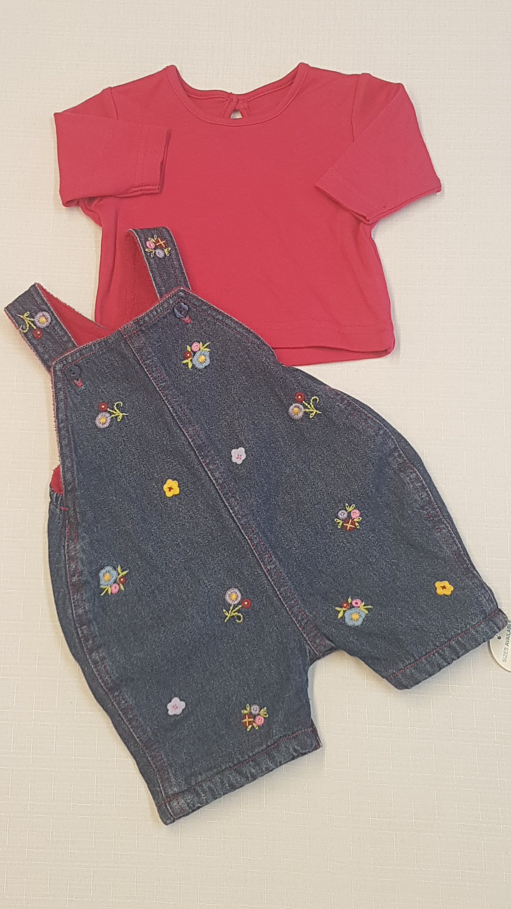 MOTHERCARE KANTÁROS HÍMZETT,KISLÁNY NADRÁG,HOZZÁ ILLŐ FELSŐVEL 50-56