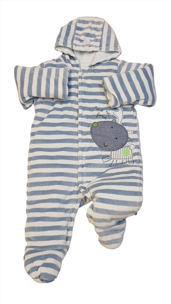 M&S EXTRAMINŐSÉGŰ,PLÜSS,CSÍKOS,ÁTMENETI KISFIÚ OVERÁL  68 Hover Image
