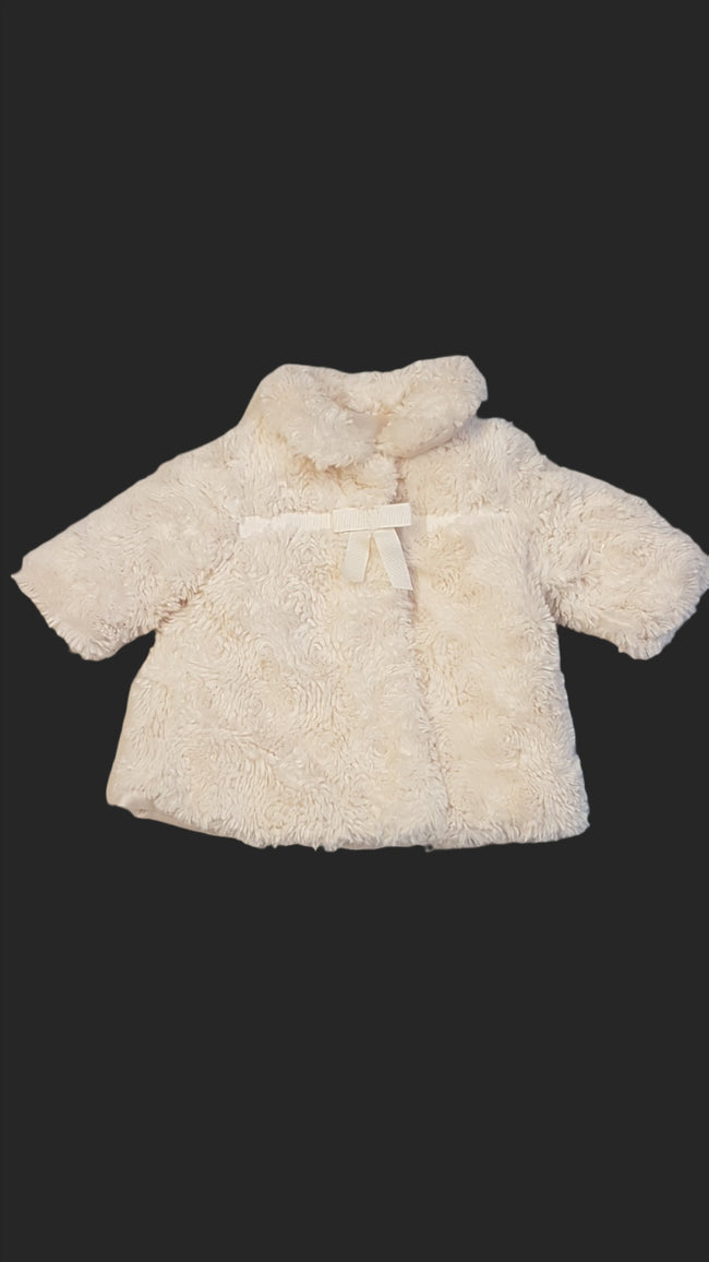 GEORGE WELLSOFT,ÉDI,KISLÁNY BUNDAKABI 56-62 Hover Image