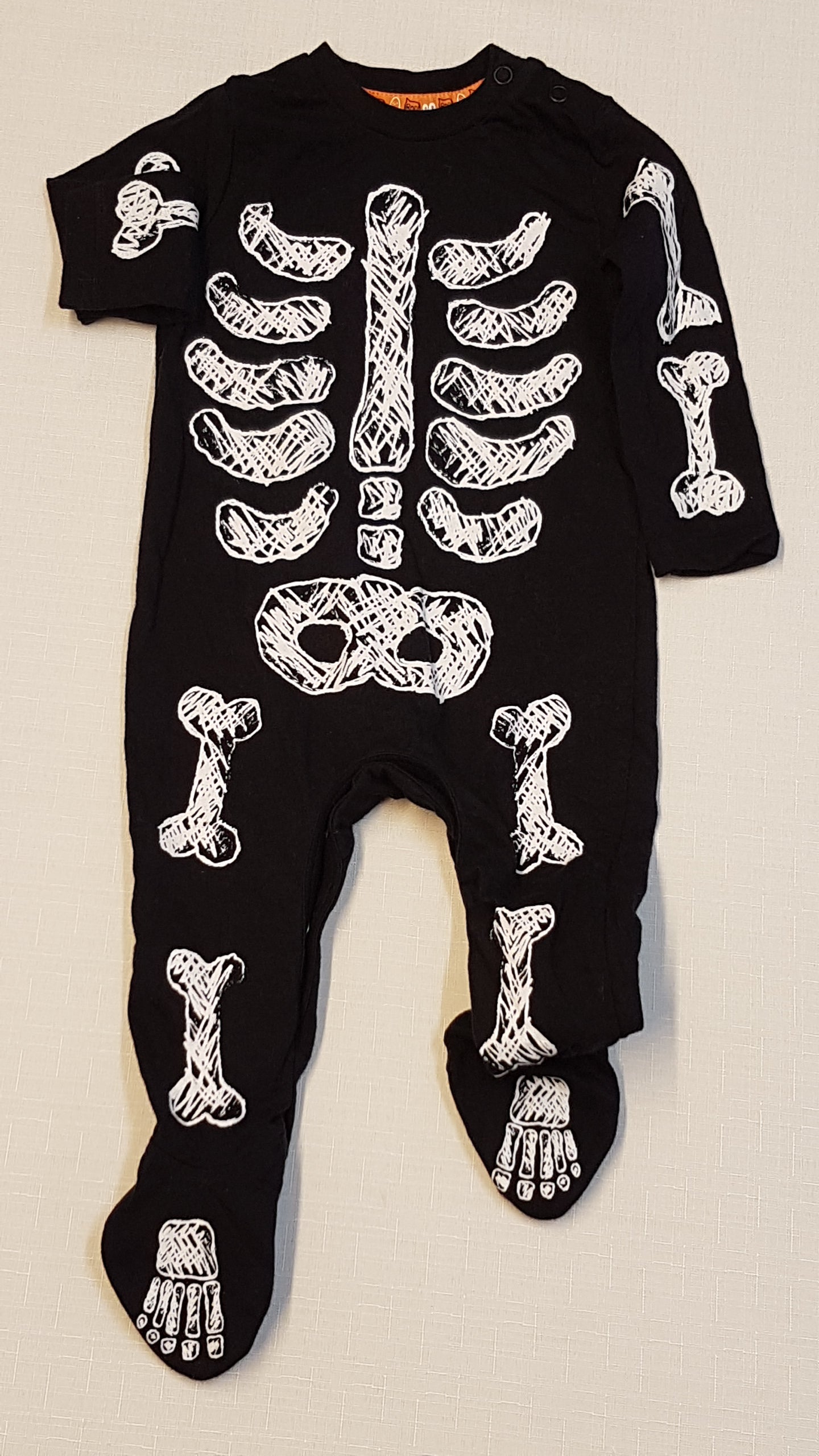 ÚJ F&F KÜLÖNLEGES,HALLOWEEN,UNISEX RUGI 68
