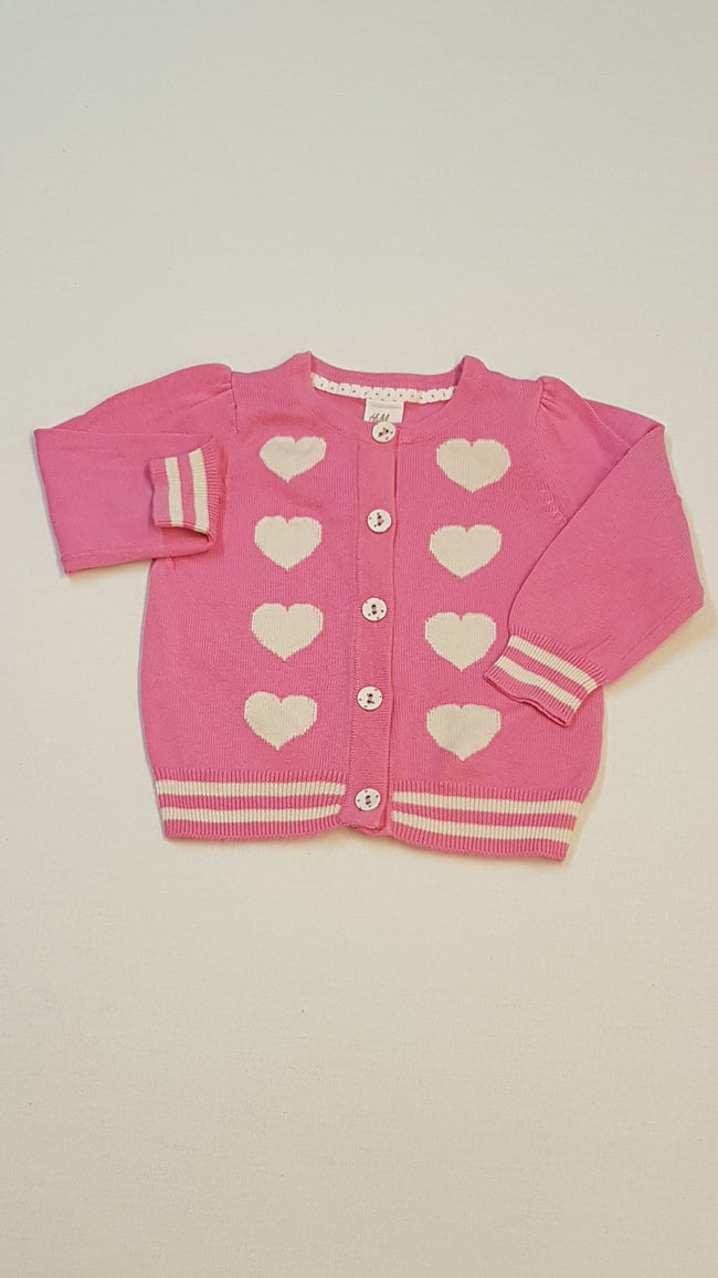 H&M RÓZSASZÍN,FEHÉR NAGY SZÍVECSKÉS CSINI KISLÁNY KÖTÖTT KARDIGÁN 74 Hover Image