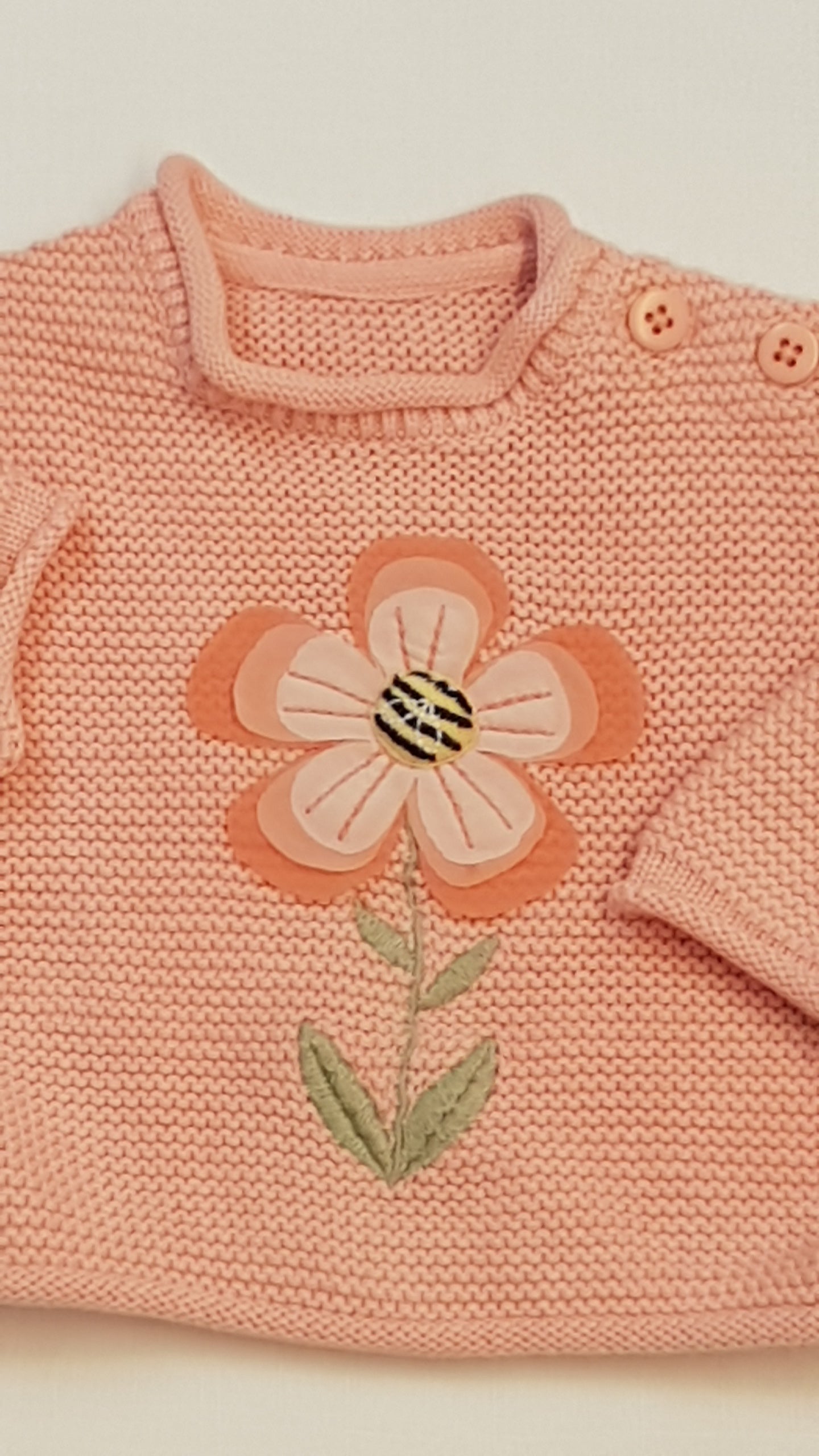 NUTMEG VASTAG KÖTÉSŰ,VIRÁGMINTÁS KISLÁNY PULÓVER 50