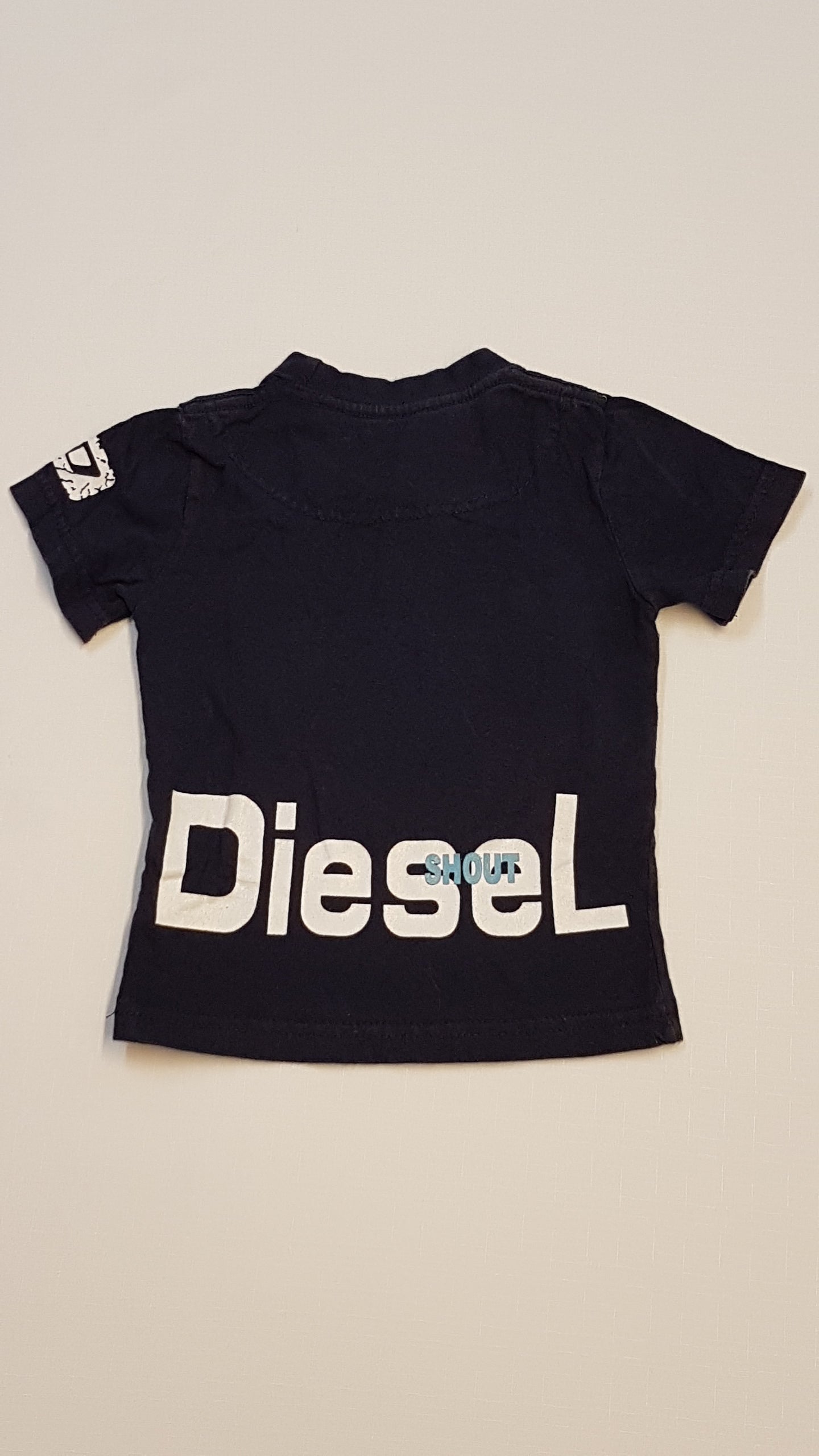 DIESEL PRÉMIUM MINŐSÉGŰ,SÖTÉTKÉK,FELIRATOS,VAGÁNY KISFIÚ PÓLÓ 56-62