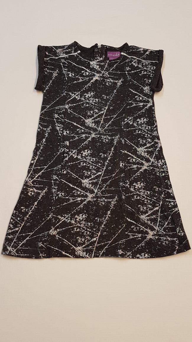 SHRINKINGVIOLET EZÜSTSZÁLAS,SZIVÁRVÁNY SZÍNEIBEN POMPÁZÓ,CSILLOGÓS KISLÁNY RUHA 116-128 Hover Image