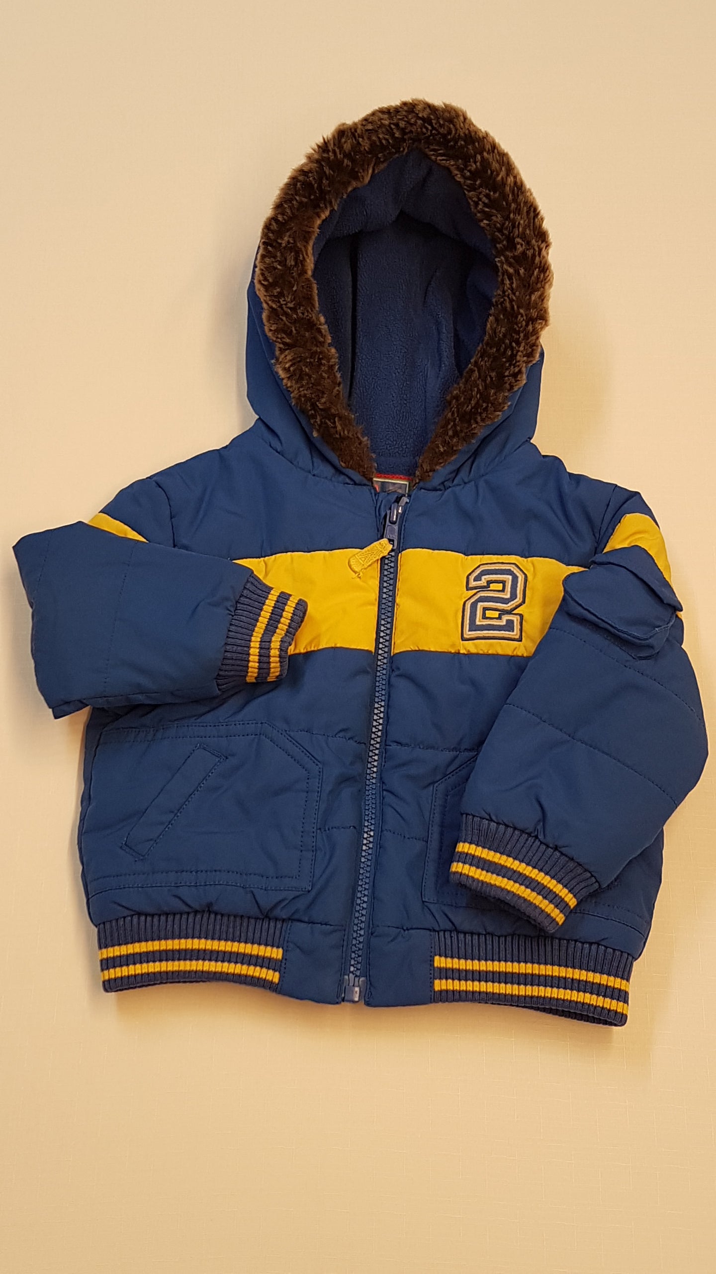 M&S PRÉMES KAPUCNIS,KISFIÚ STEPPELT DZSEKI 74-80