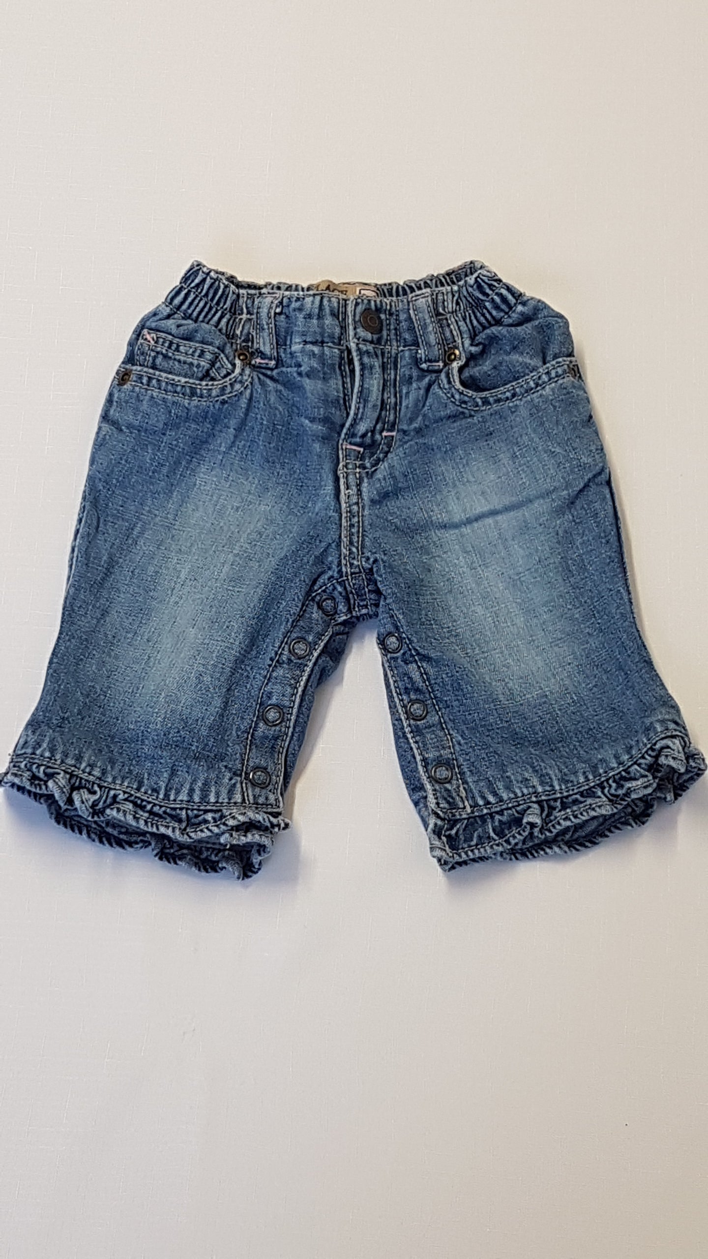 PLACE KOPTATOTT,BÉLELT KISLÁNY FARMERNACI,LÁBRÉSZNÉL VÉGIG PATENTOS 56-62