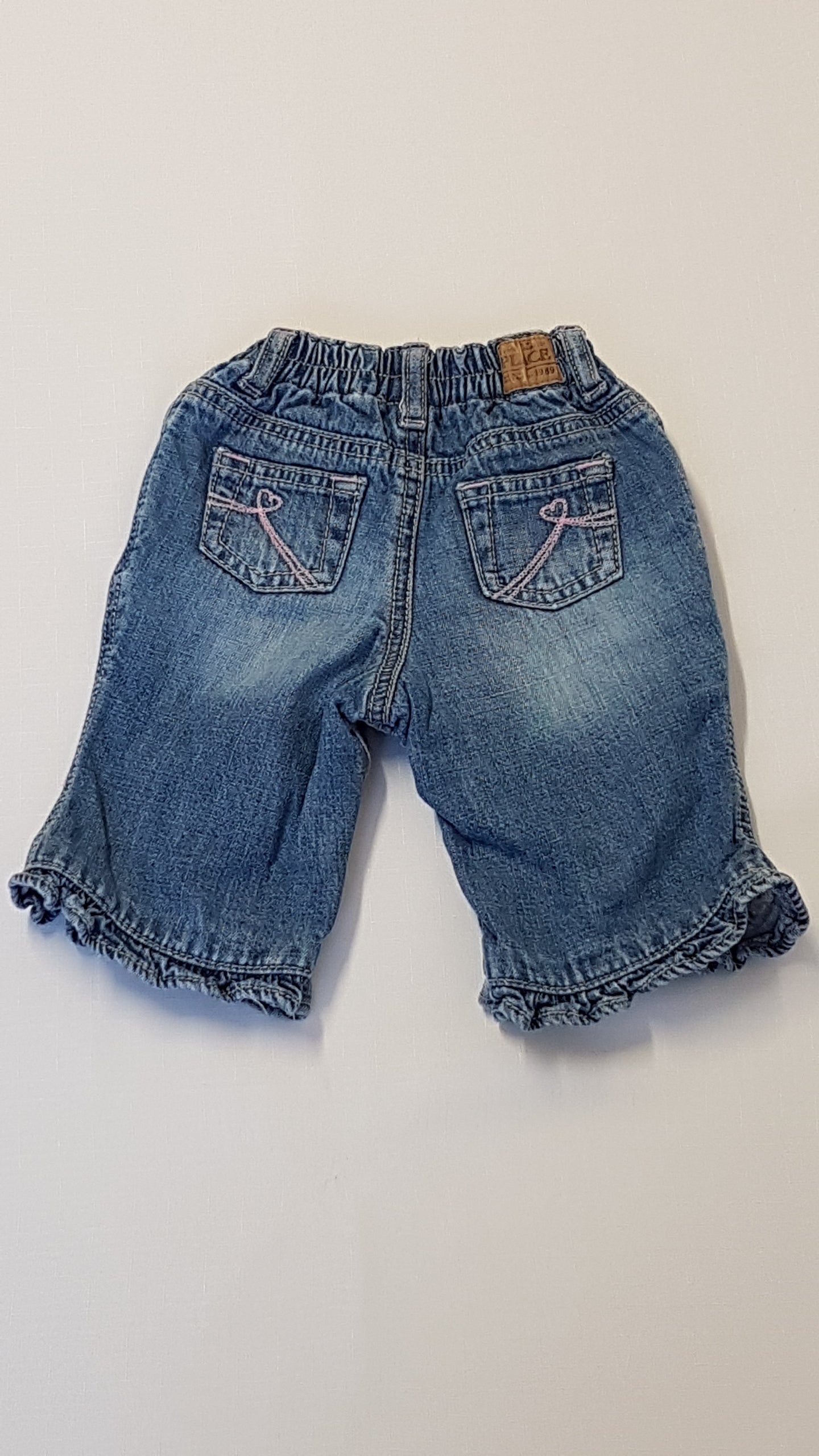 PLACE KOPTATOTT,BÉLELT KISLÁNY FARMERNACI,LÁBRÉSZNÉL VÉGIG PATENTOS 56-62