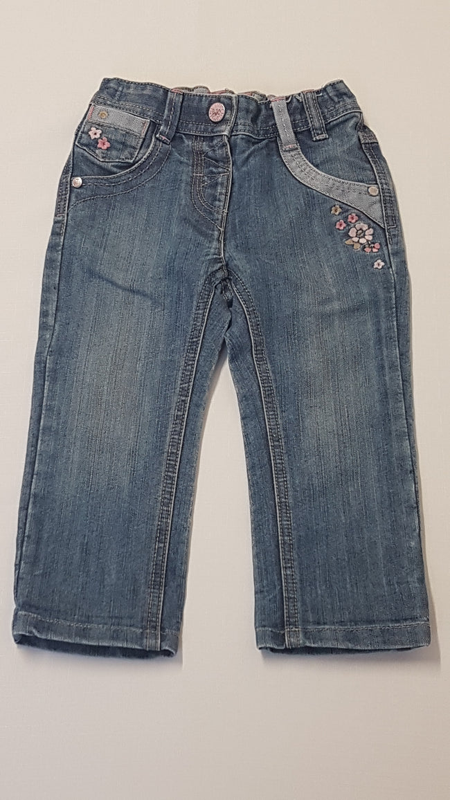 NEXT MINŐSÉGI KISLÁNY FARMERNADRÁG,HÍMZETT VIRÁGOKKAL DÍSZÍTVE,ÁLLÍTHATÓ GUMIS DERÉKRÉSSZEL 92 Hover Image