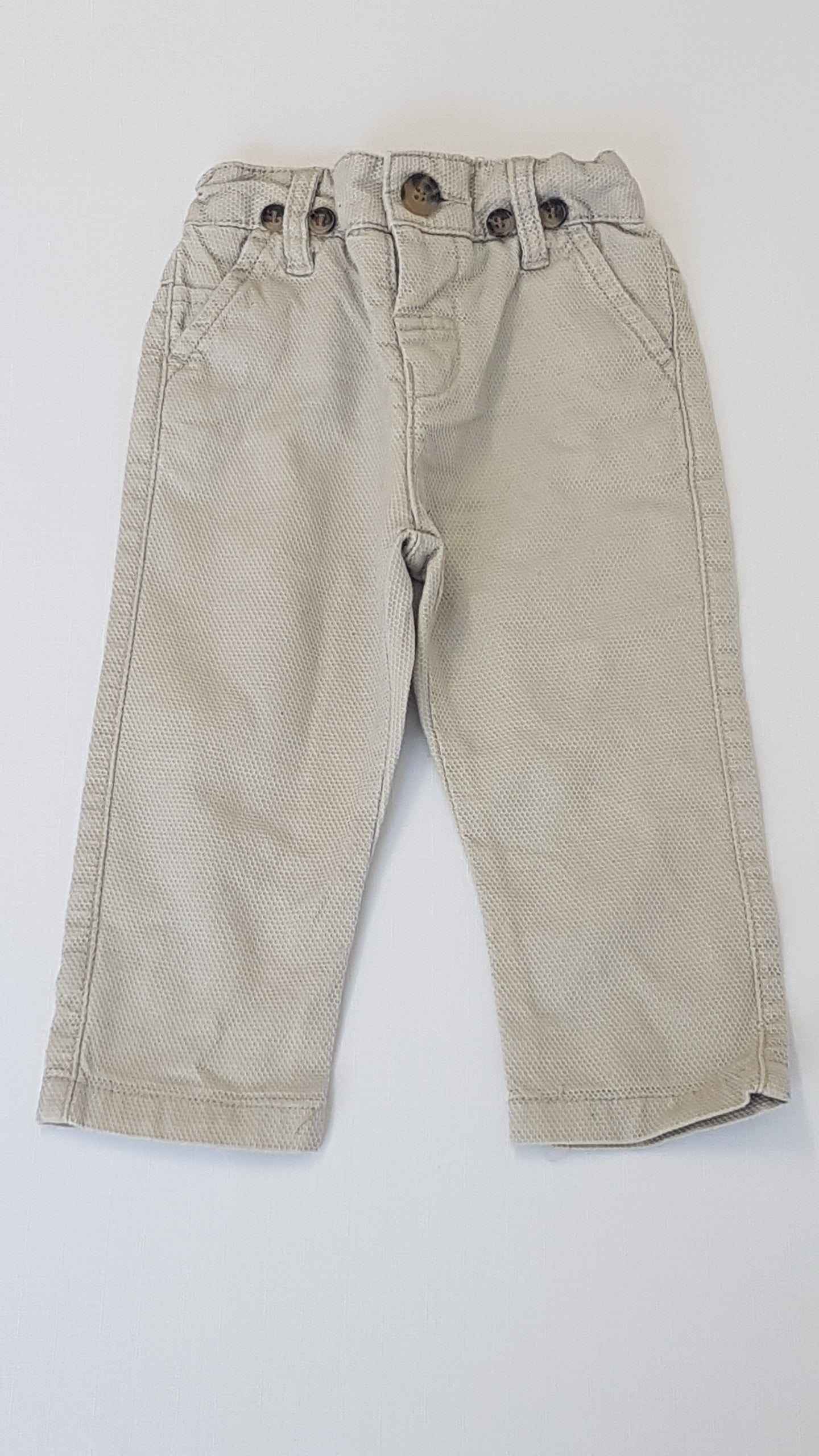 MATALAN ELEGÁNS, SZÜRKE SZÍNŰ KISFIÚ DIVATNACI,ÁLLÍTHATÓ GUMIS DERÉKRÉSSZEL  74