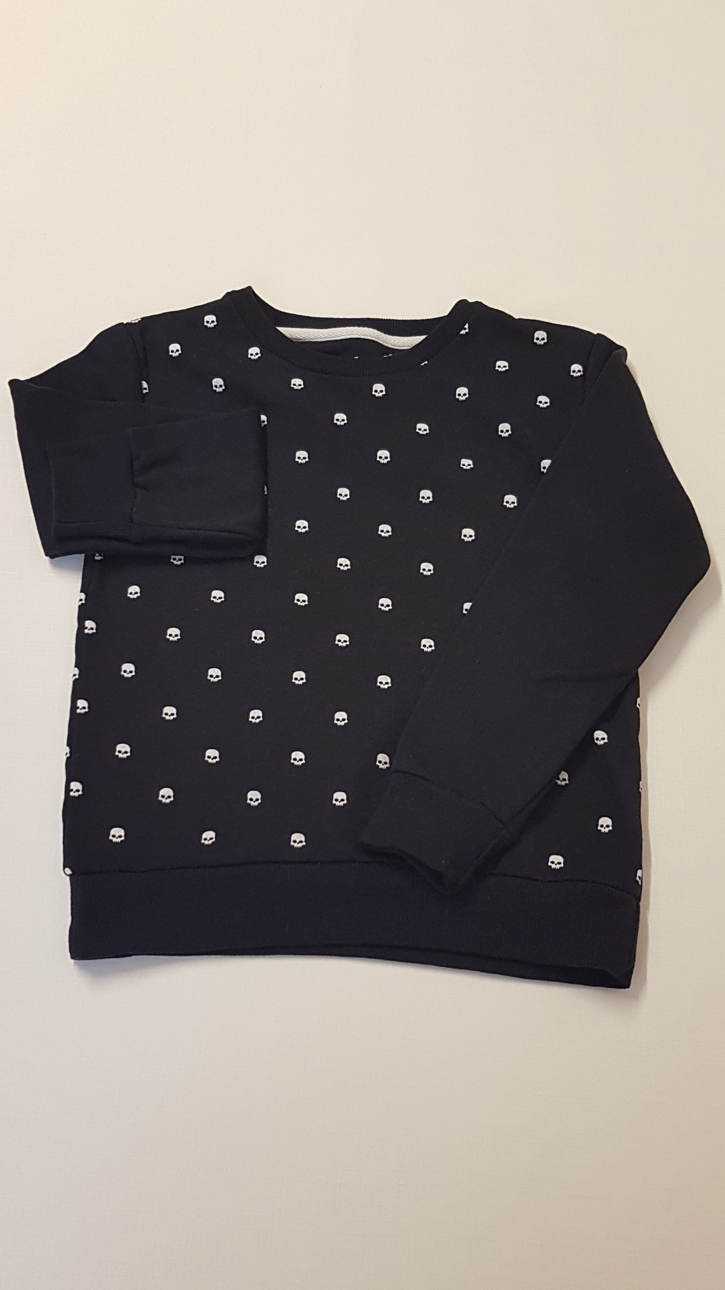 REBEL HALÁLFEJES,TRENDI  KISLÁNY PULÓVER 140