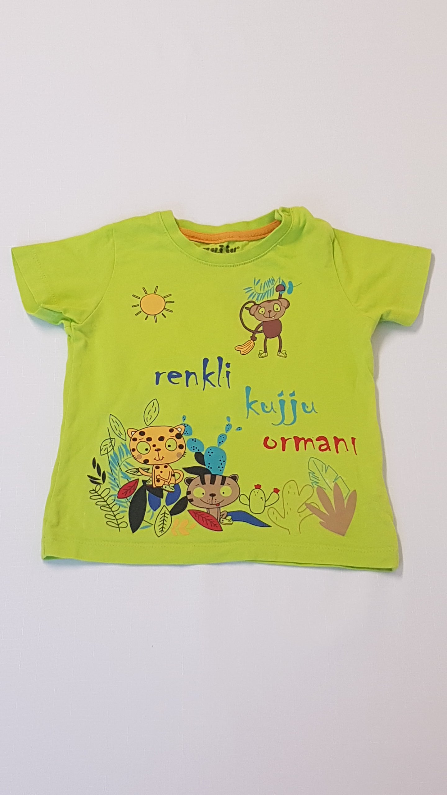 KUJJU VIDÁM FIGURÁS KISFIÚ PÓLÓ 80