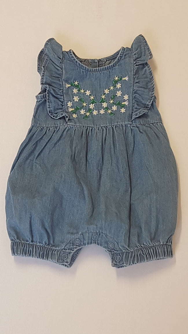 PRIMARK BABY HÍMZETT VIRÁGOS,FODROS VÁLLÚ,PUHA FARMER KISLÁNY RUCI 62 Hover Image