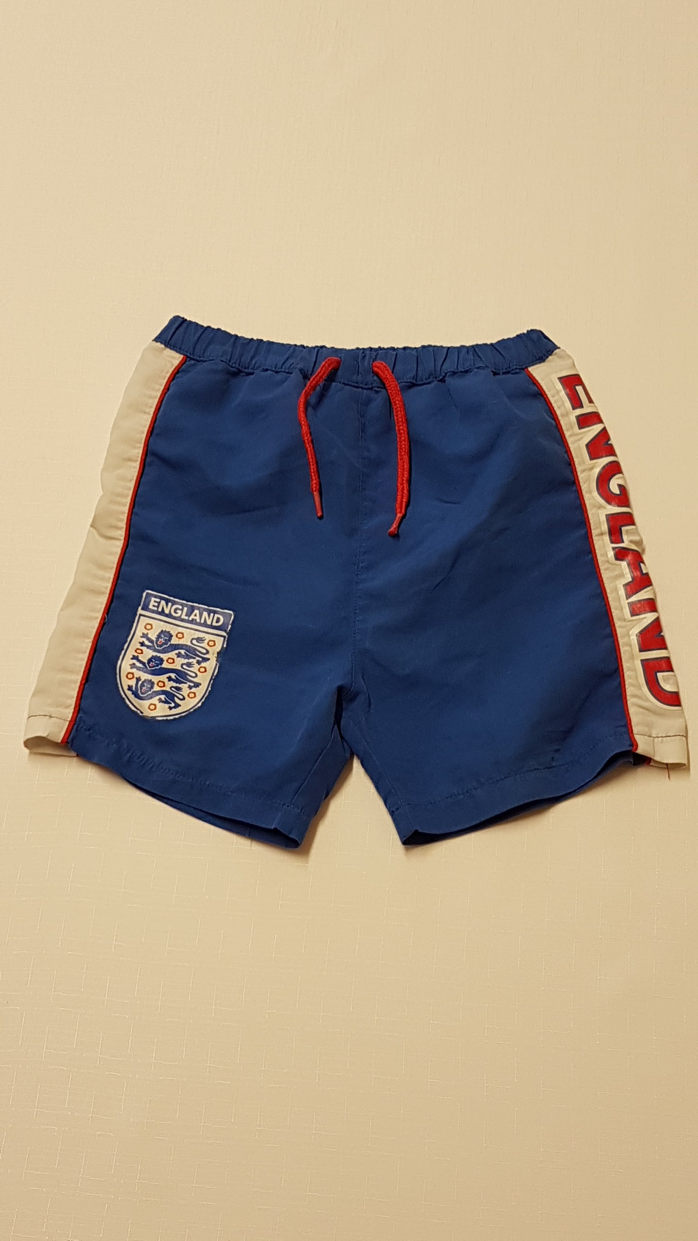 TU ANGOL CÍMERES KISFIÚ RÖVIDNADRÁG 98