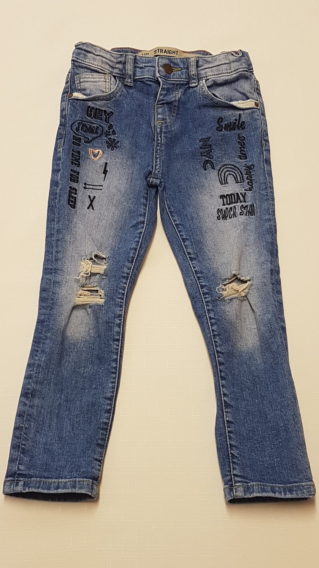 DENIM CO. HÍMZETT,FELIRATOS,KOPTATOTT,VAGÁNY KISLÁNY FARMERNADRÁG,ÁLLÍTHATÓ GUMIS DERÉKRÉSSZEL 110