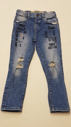 DENIM CO. HÍMZETT,FELIRATOS,KOPTATOTT,VAGÁNY KISLÁNY FARMERNADRÁG,ÁLLÍTHATÓ GUMIS DERÉKRÉSSZEL 110