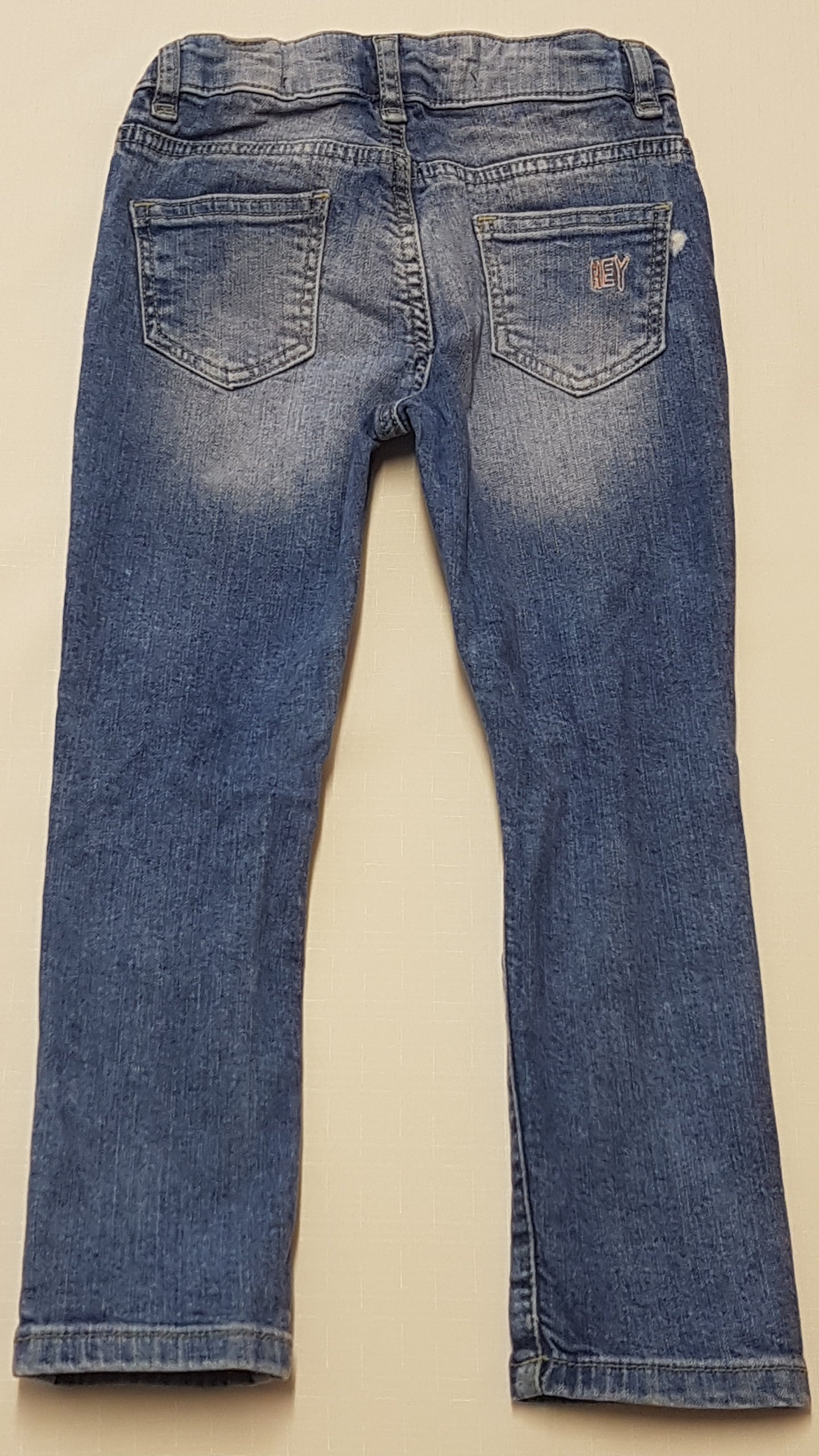 DENIM CO. HÍMZETT,FELIRATOS,KOPTATOTT,VAGÁNY KISLÁNY FARMERNADRÁG,ÁLLÍTHATÓ GUMIS DERÉKRÉSSZEL 110