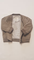 ÚJ RIVER ISLAND MOGYORÓ SZÍNŰ,EXTRAMINŐSÉGŰ,ELEGÁNS KISFIÚ DZSEKI 62