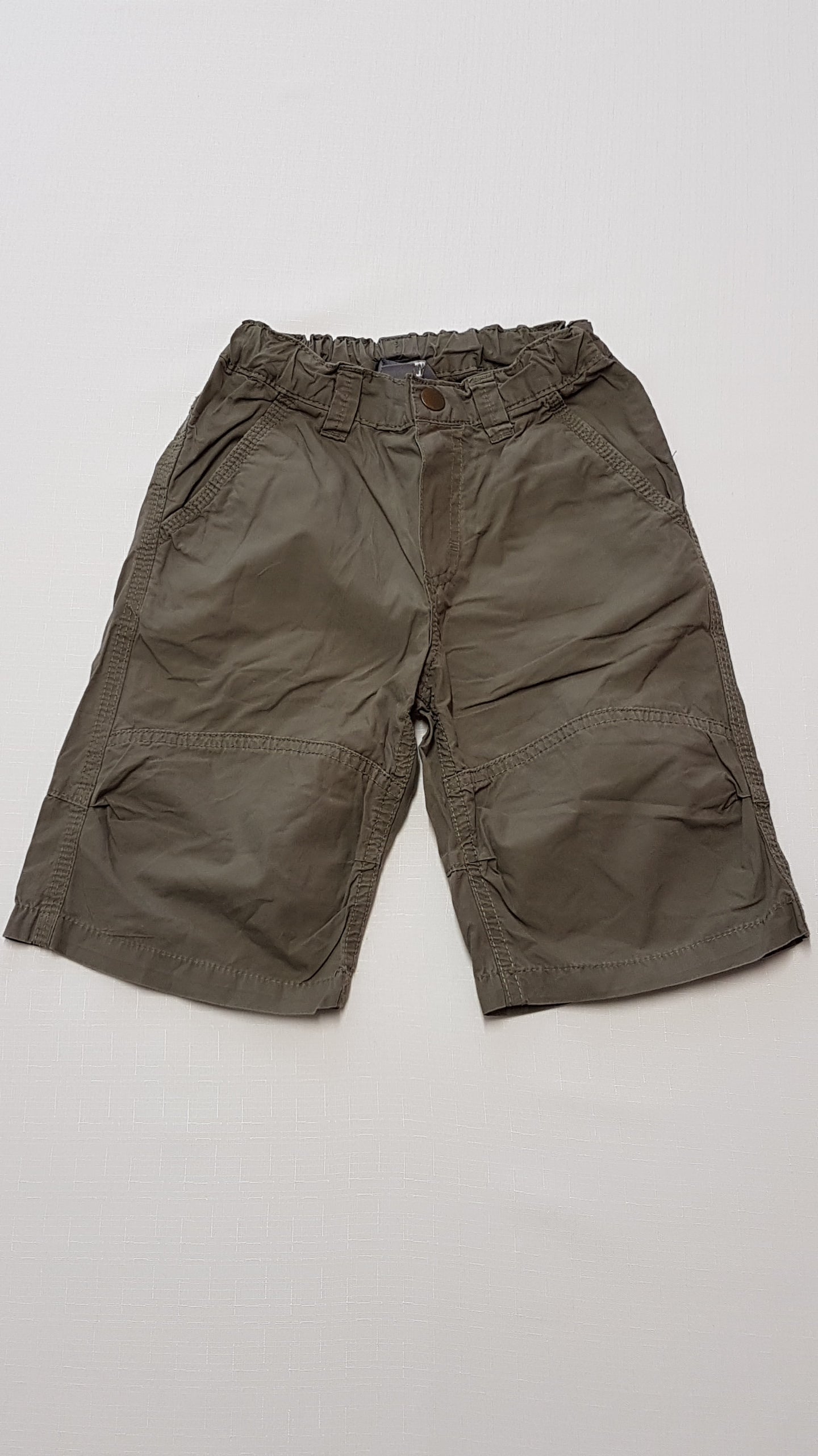 H&M OLIVAZÖLD KISFIÚ TÉRDNADRÁG,ÁLLÍTHATÓ GUMIS DERÉKRÉSSZEL 104