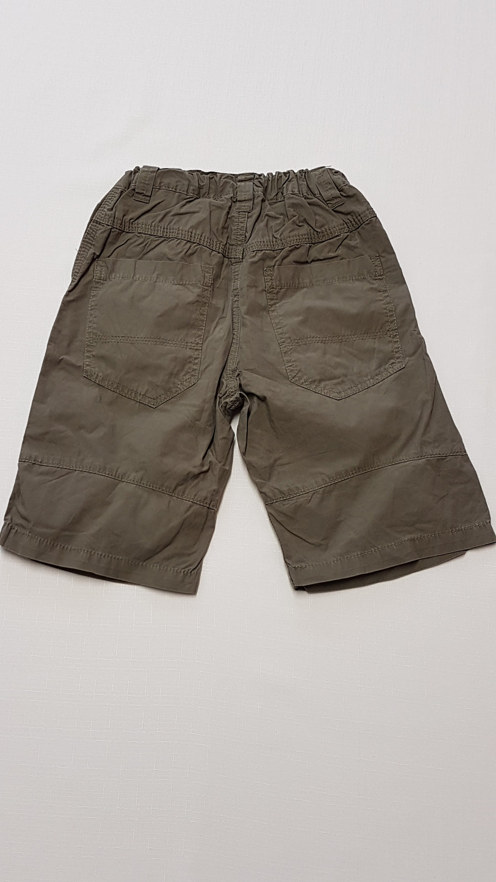 H&M OLIVAZÖLD KISFIÚ TÉRDNADRÁG,ÁLLÍTHATÓ GUMIS DERÉKRÉSSZEL 104