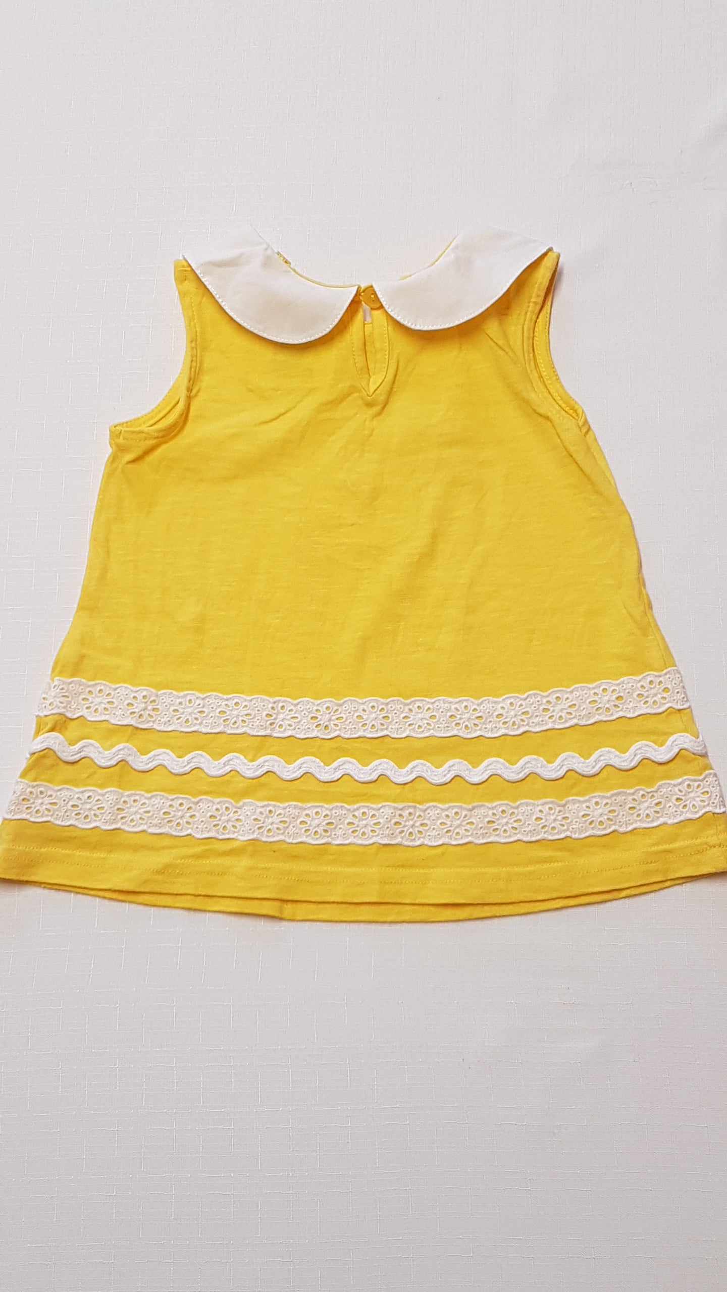 NEXT GYÖNYÖRŰ SZÉP,NAPSÁRGA,FEHÉR HÍMZETT KISLÁNY CSINI RUHA 80