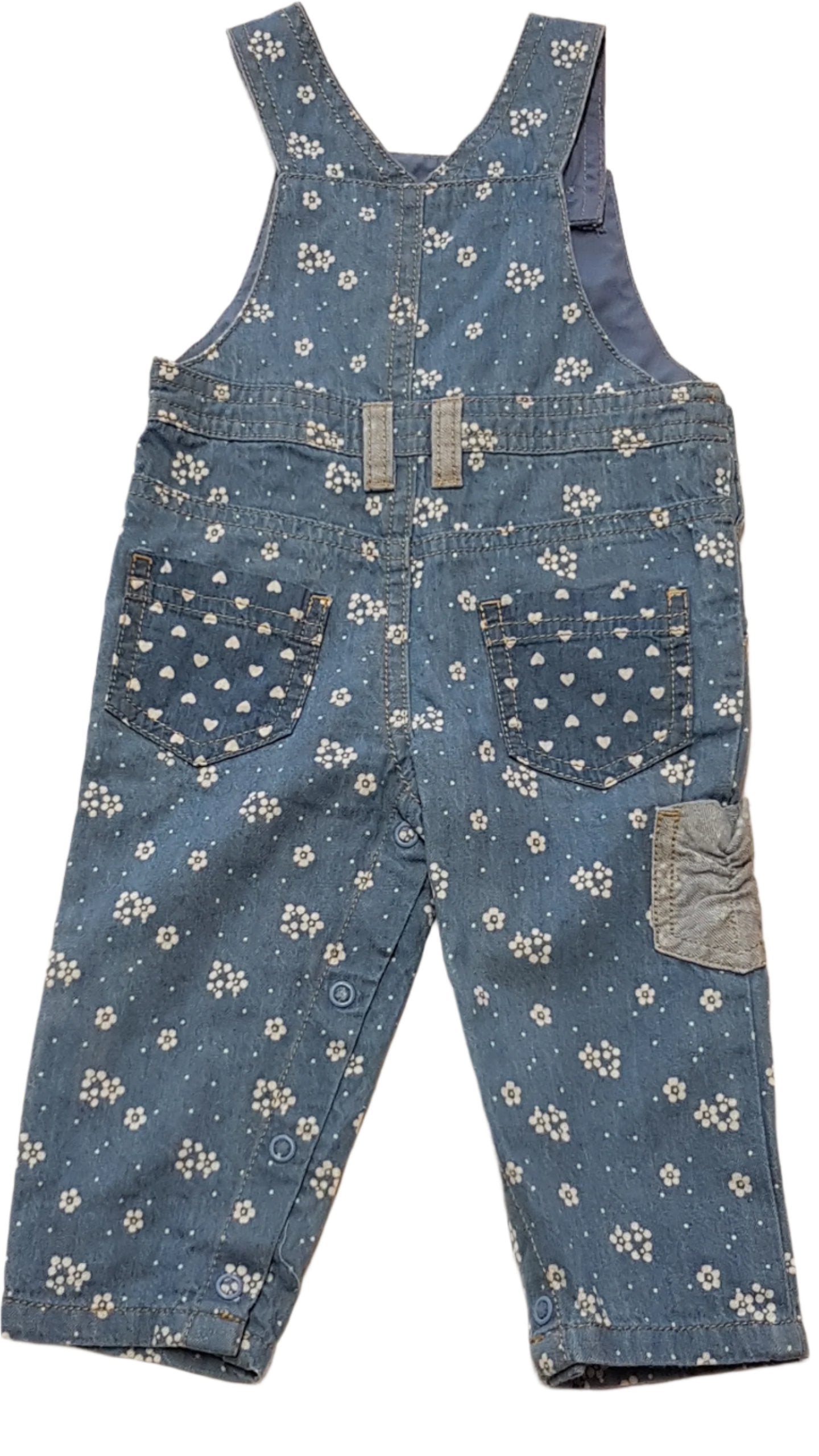 BABY M&CO APRÓ VIRÁGMINTÁS,LÁBRÉSZNÉL VÉGIG PATENTOS KISLÁNY PUHA FARMER KANTÁROS NACI 68