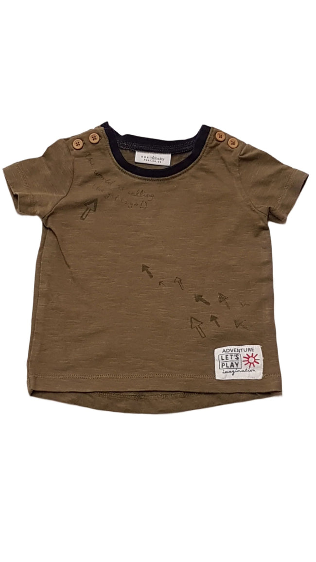 NEXT OLIVAZÖLD,VÁLLRÉSZNÉL GOMBOS KISFIÚ PÓLÓ 62 Hover Image