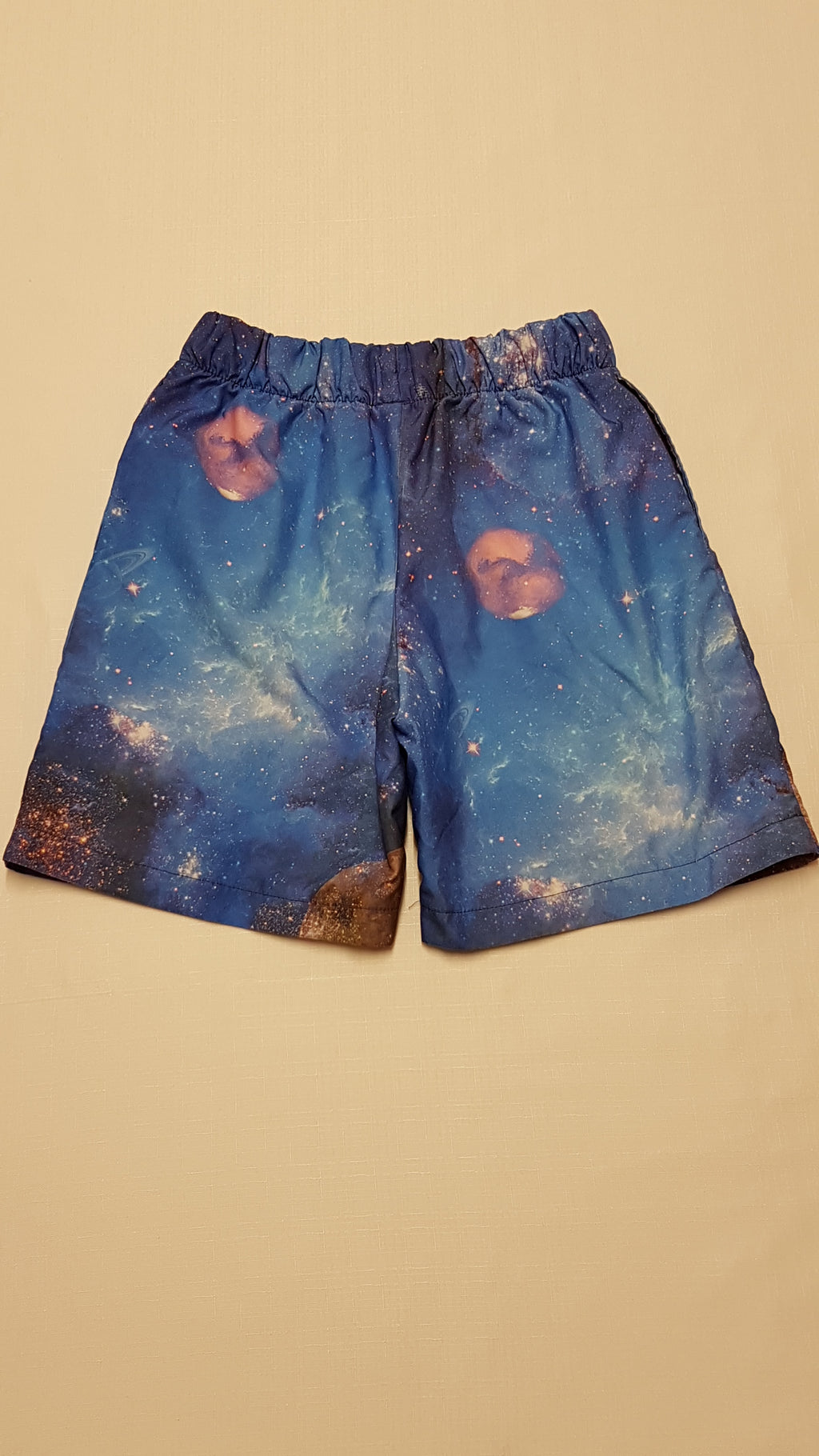 HUPE KIDS KÜLÖNLEGES MINTÁS,MINŐSÉGI,HÁLÓS BELSEJŰ KISFIÚ FÜRDŐNACI 140